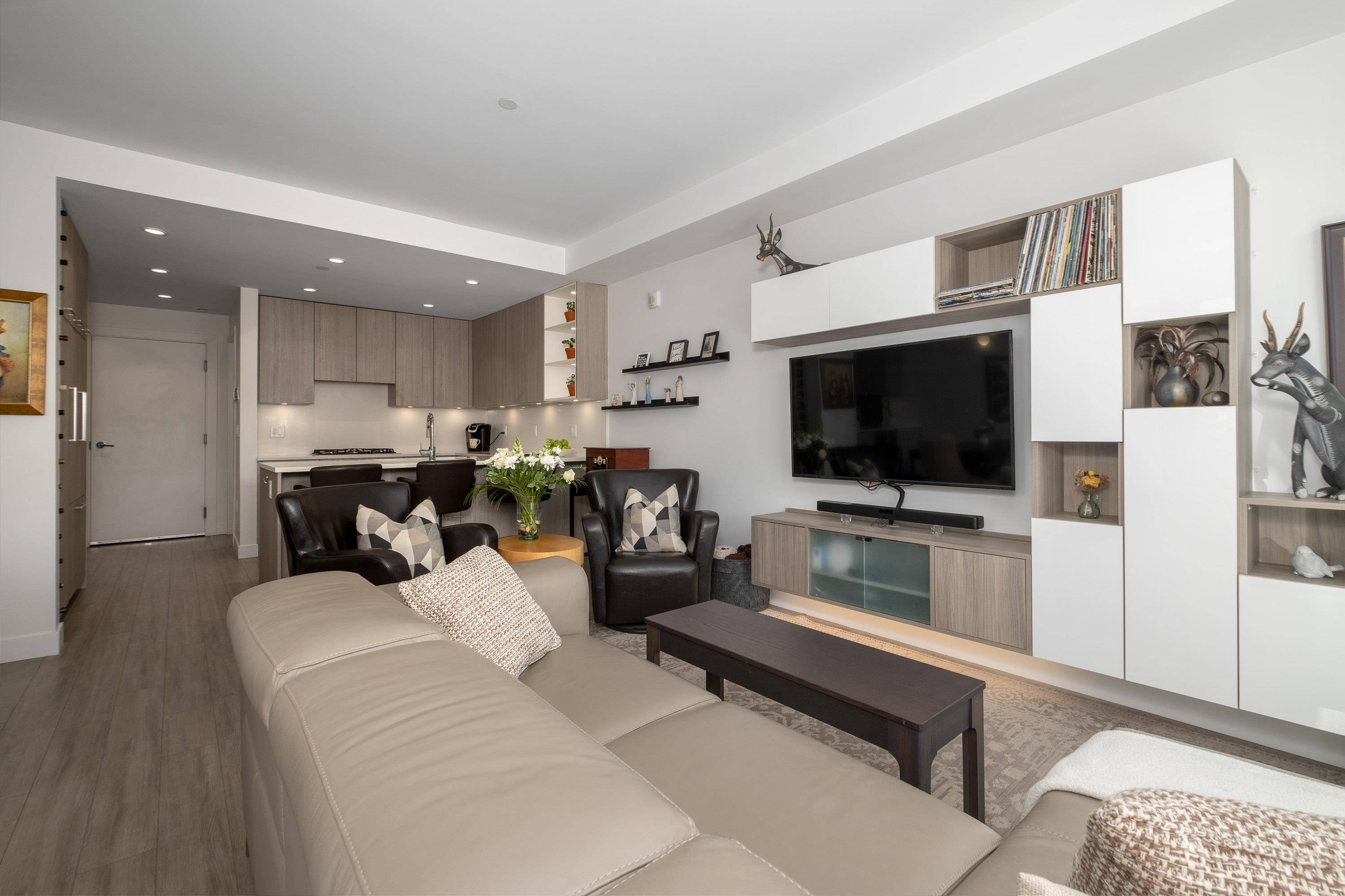 North Vancouver, BC V7L 1G8,747 E 3rd ST #105