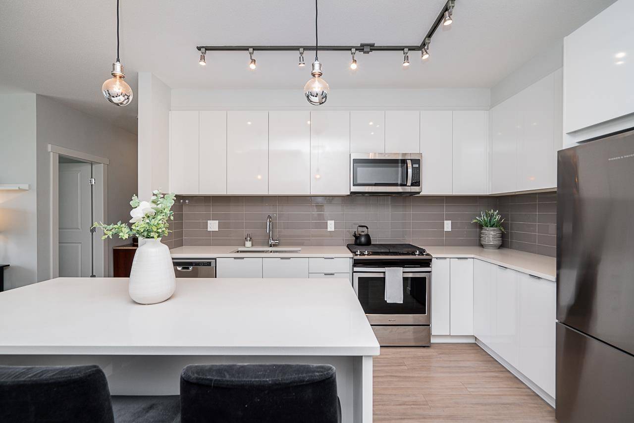 Langley, BC V2Y 4J4,8150 207 ST #C409