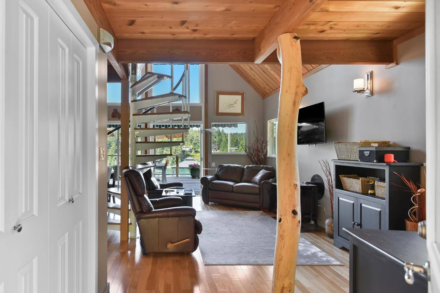 Madeira Park, BC V0N 2H1,4802 Bowsprit DR