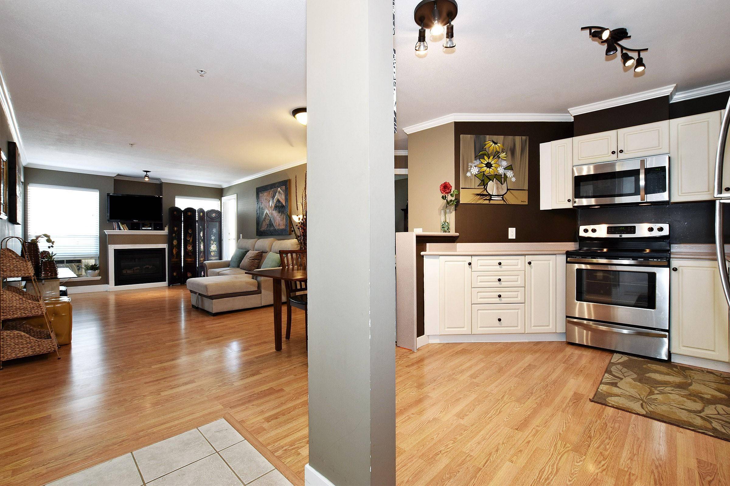 Abbotsford, BC V2S 8J4,33728 King RD #201