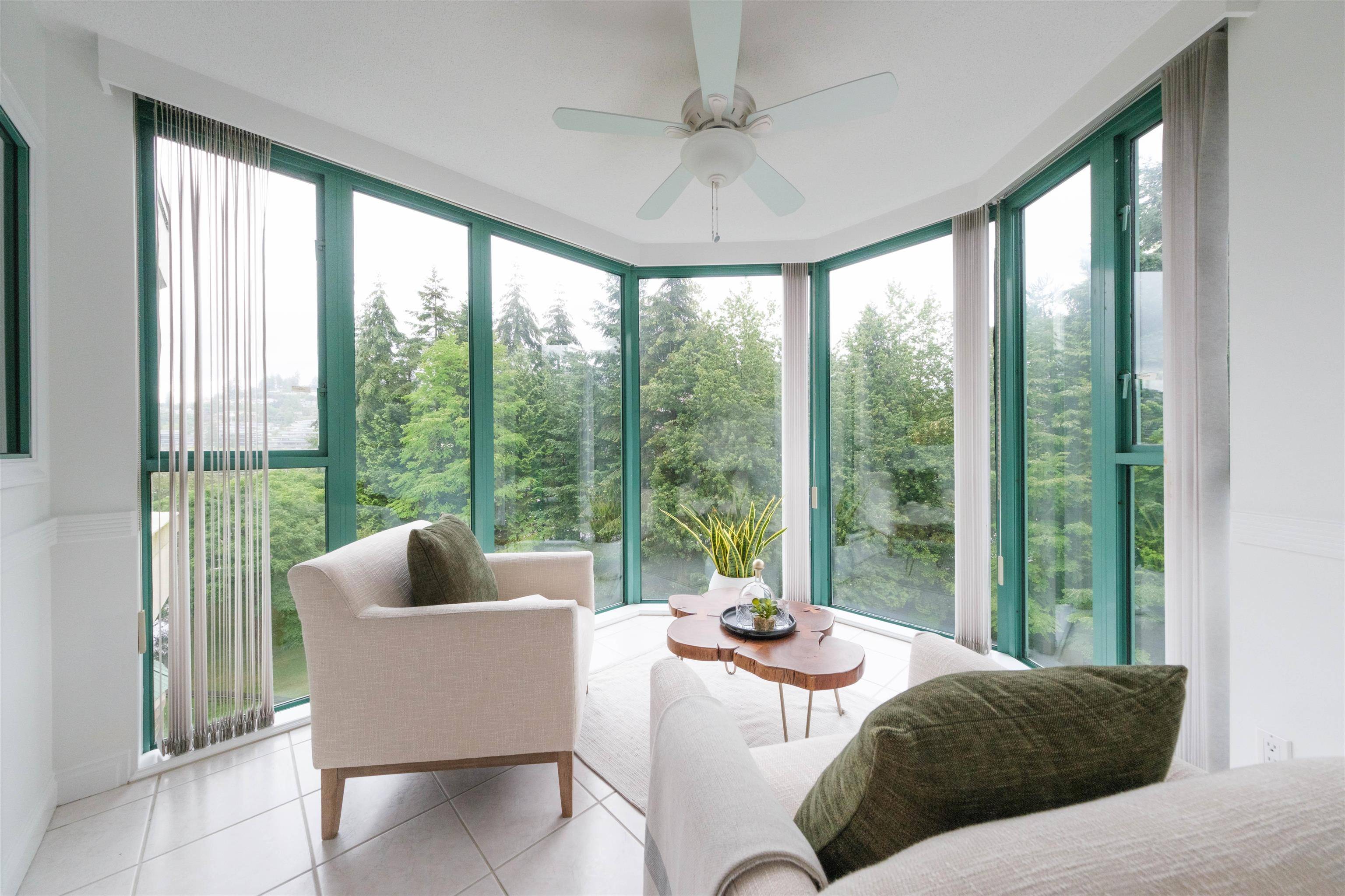 West Vancouver, BC V7T 2Y1,338 Taylor WAY #5E