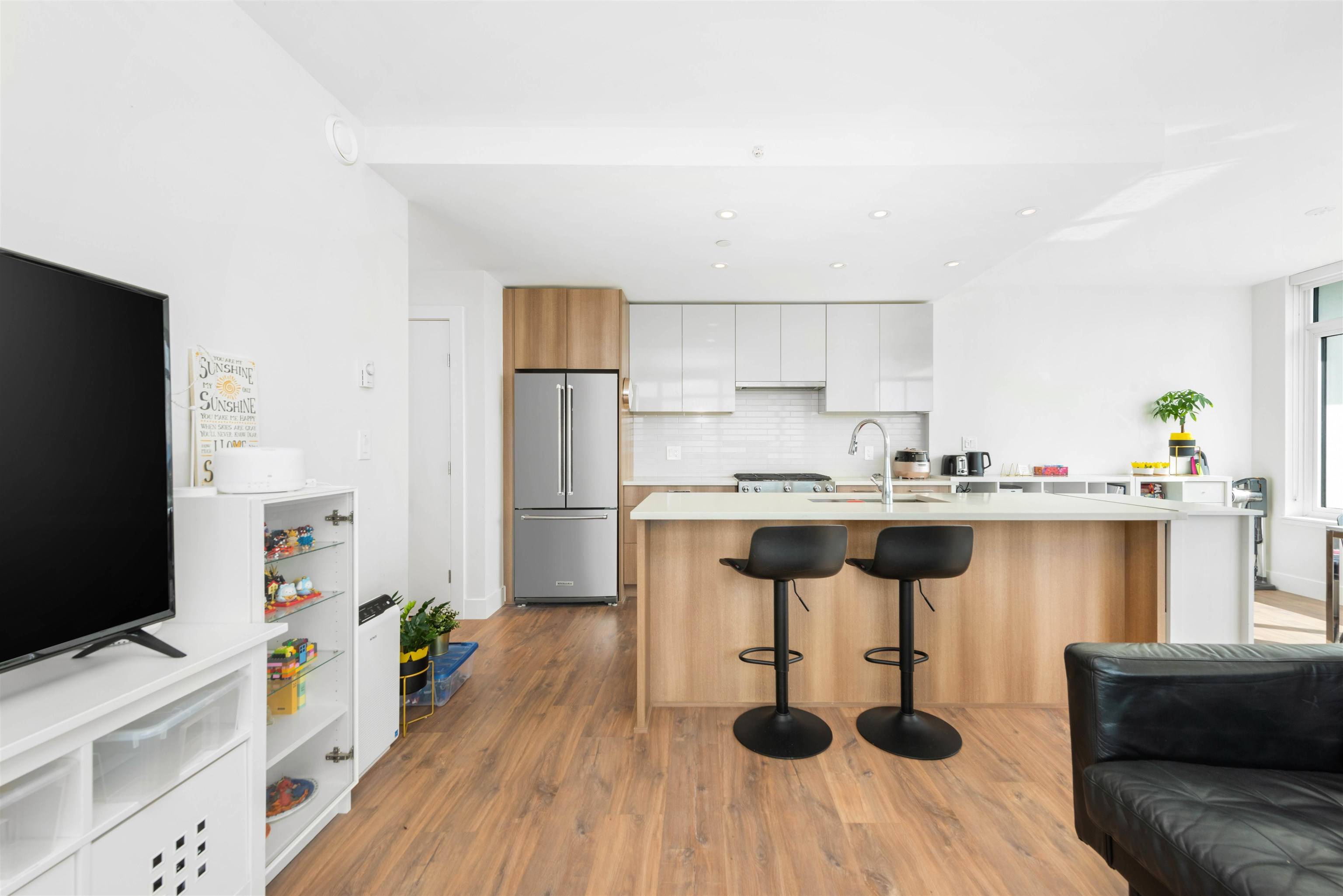 New Westminster, BC V3L 0J9,258 Nelson's CT #610