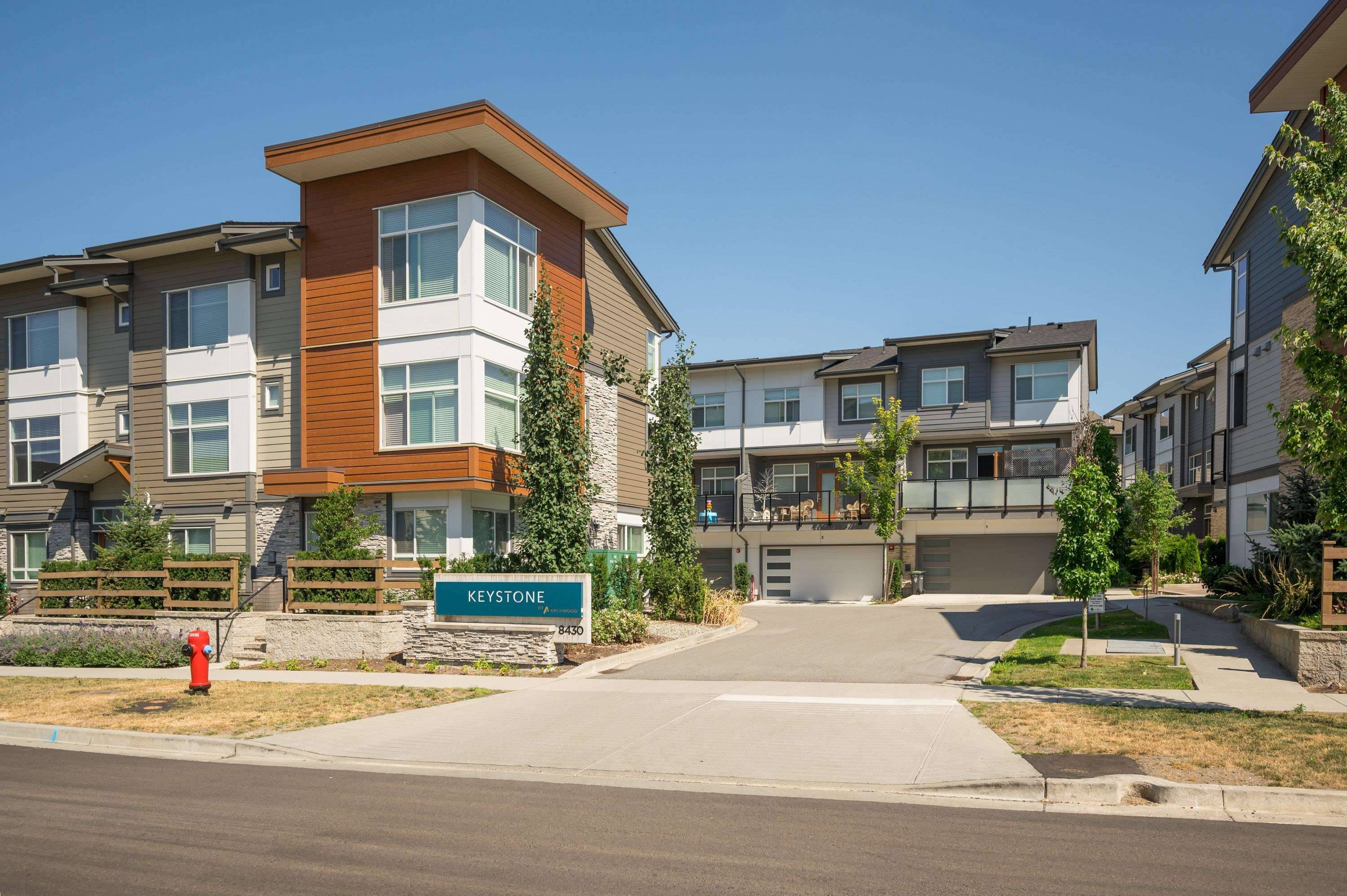Langley, BC V3A 6E1,8430 203a ST #4