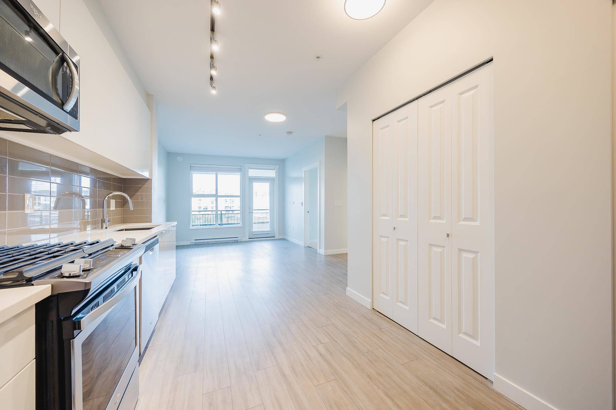 Langley, BC V2Y 4J5,8150 207 ST #C329