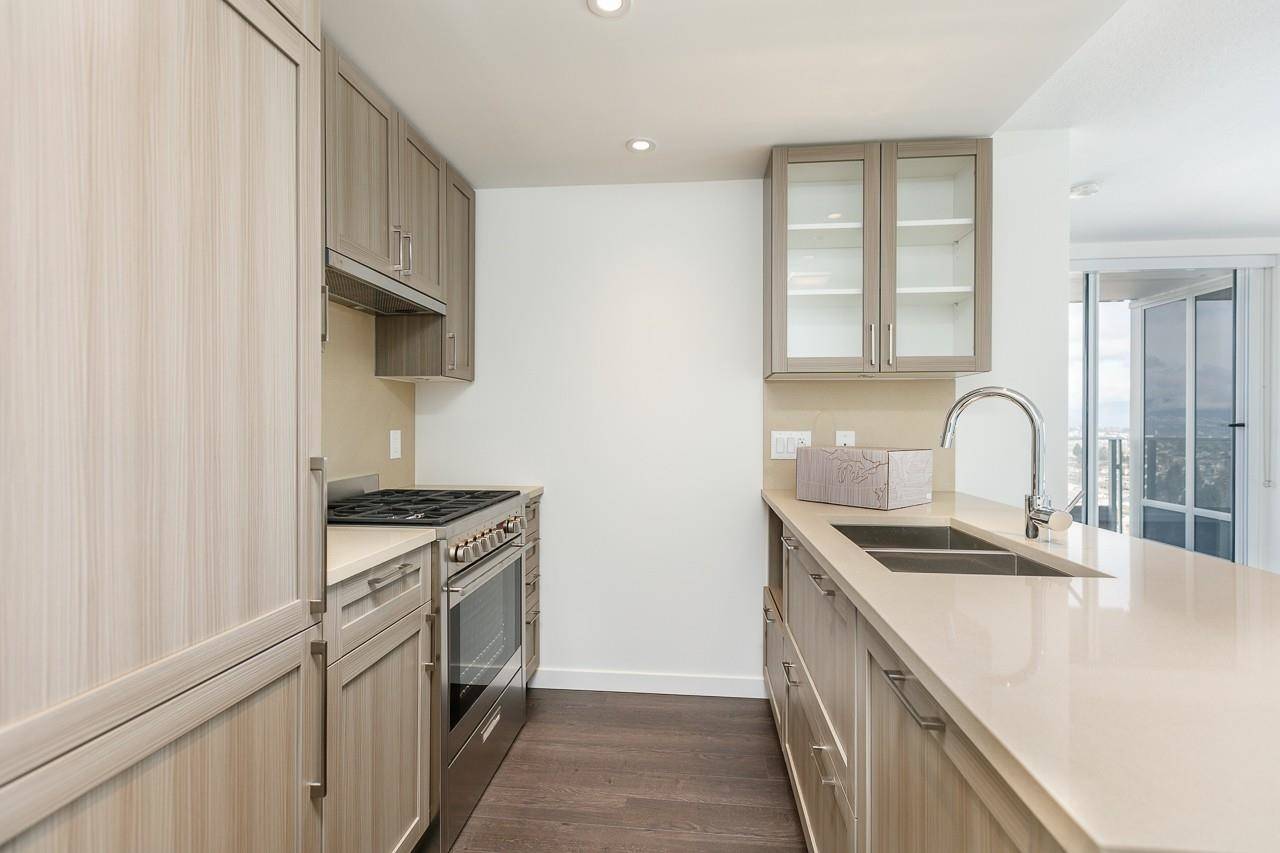 Vancouver, BC V5R 0E4,5665 Boundary RD #2204