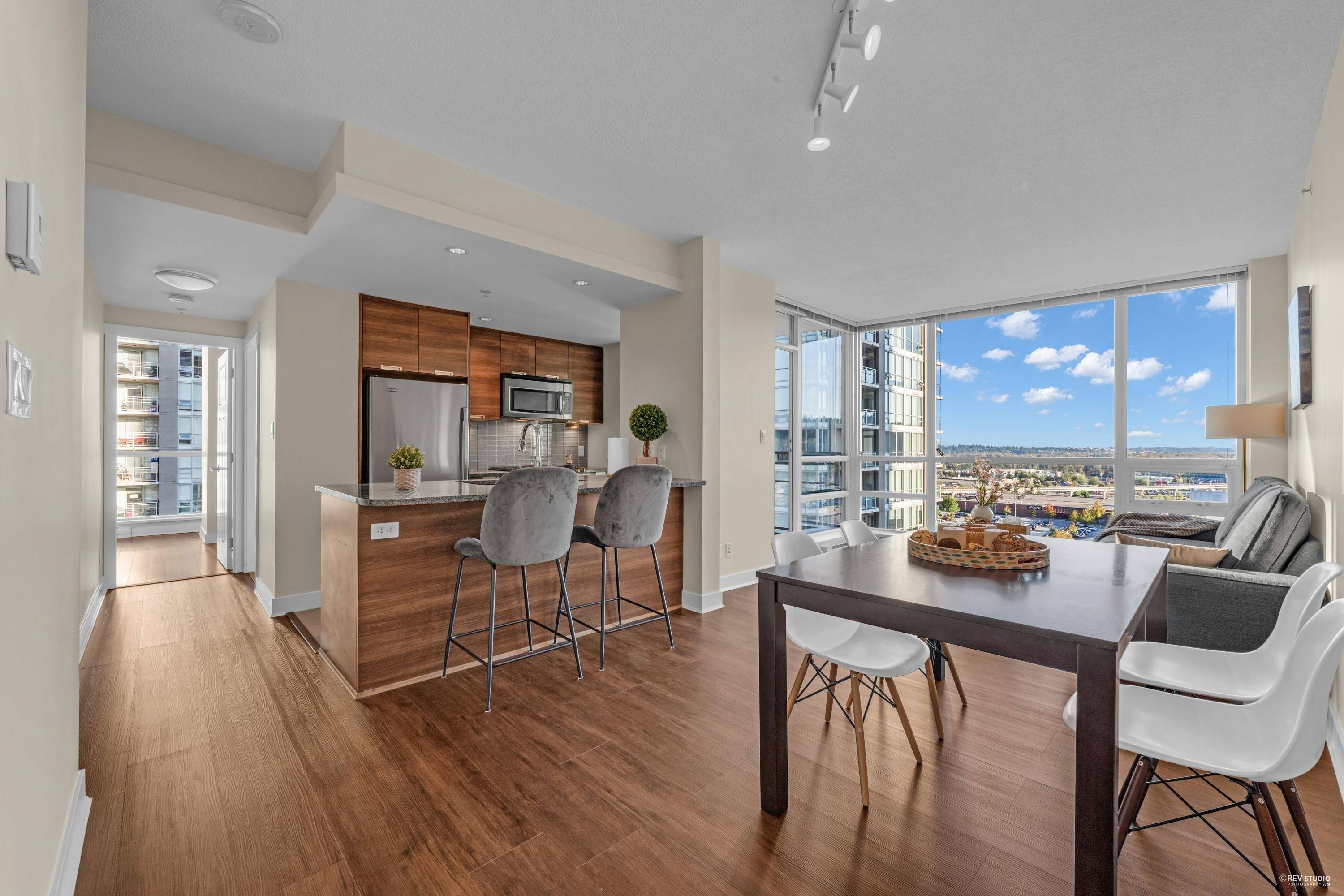 Coquitlam, BC V3B 0C4,2968 Glen DR #1507