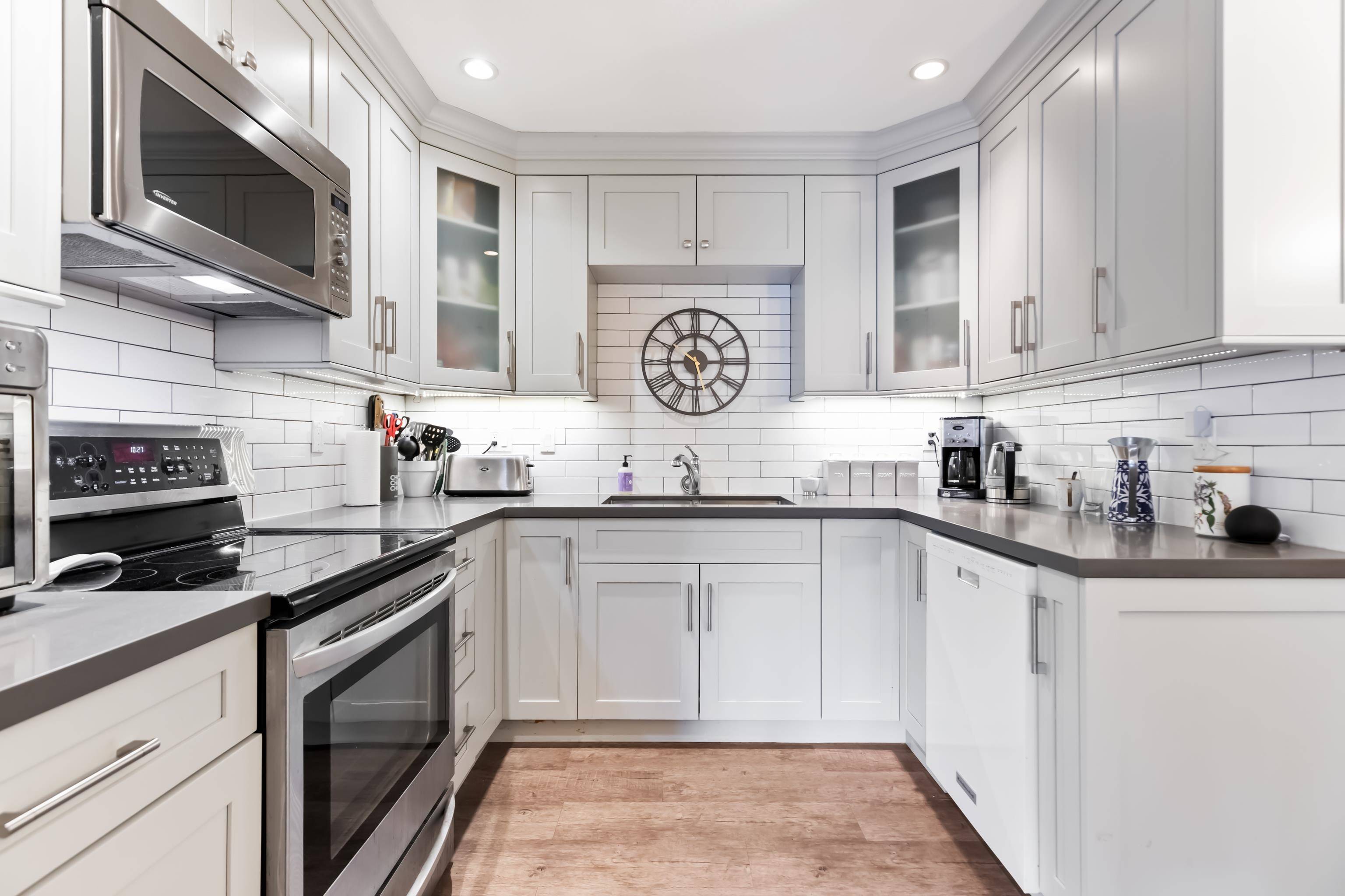 Maple Ridge, BC V2X 3H6,22128 Dewdney Trunk RD #12