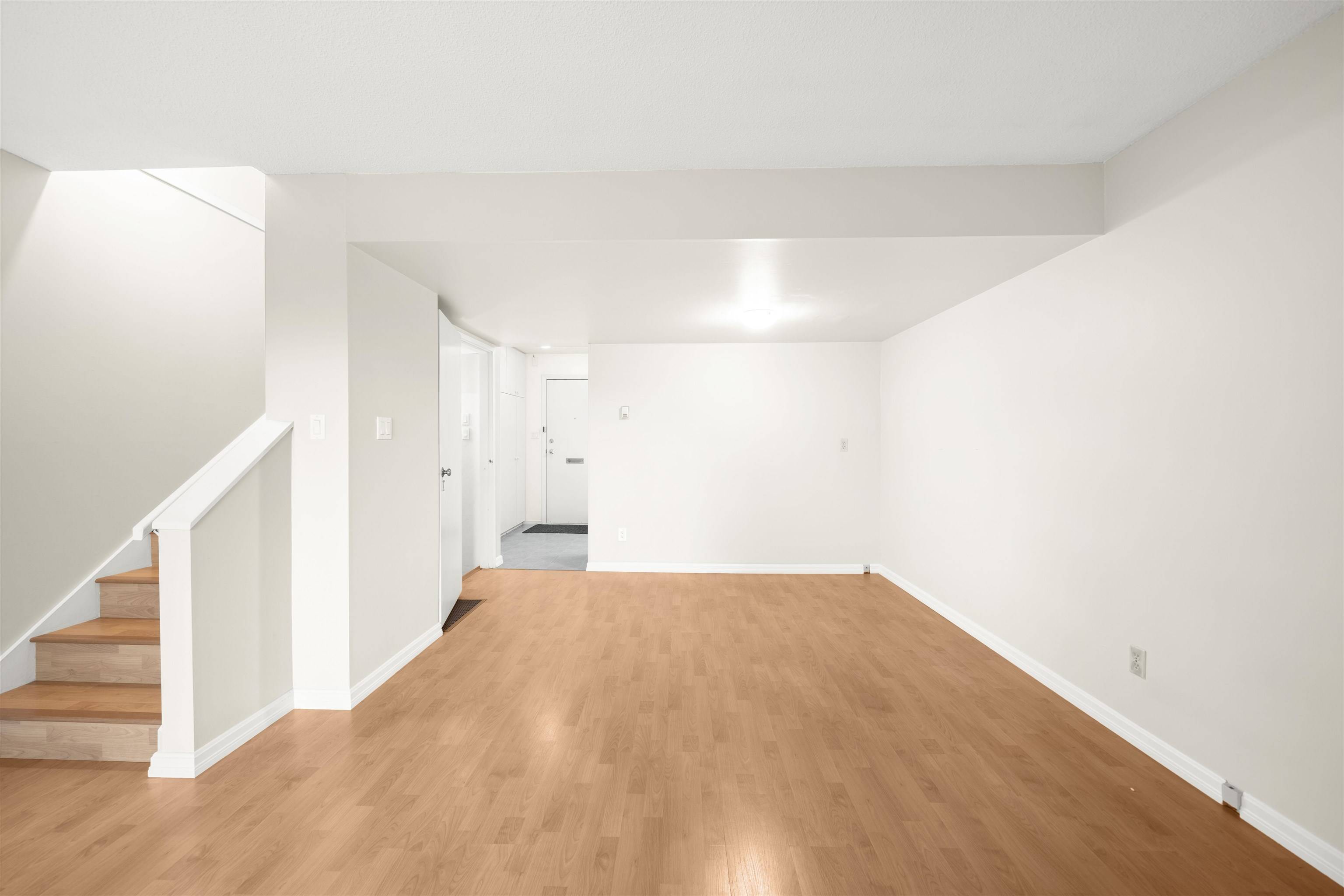 Vancouver, BC V5S 3N9,6810 Arlington ST