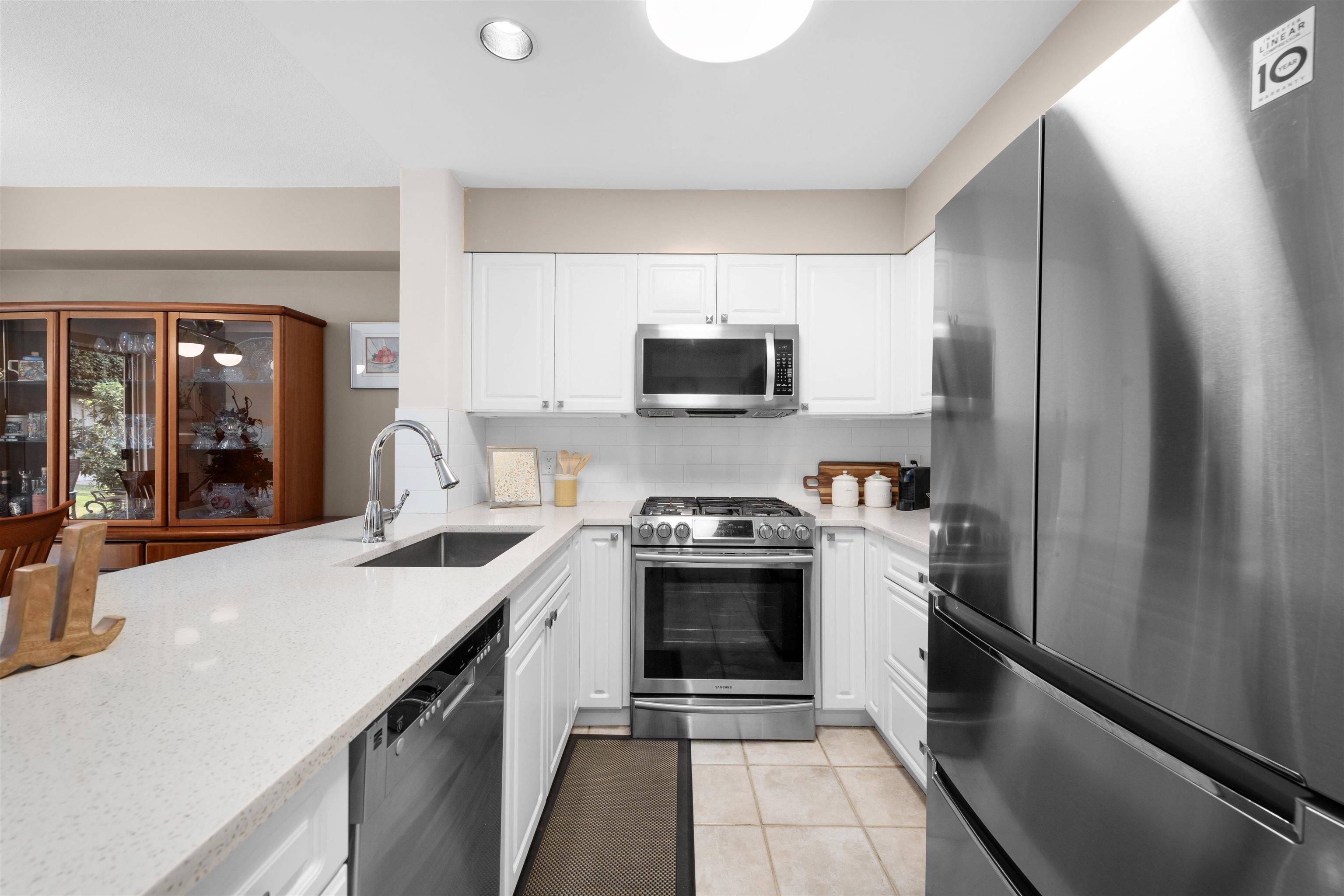 North Vancouver, BC V7H 2Z2,1550 Larkhall CRES #21