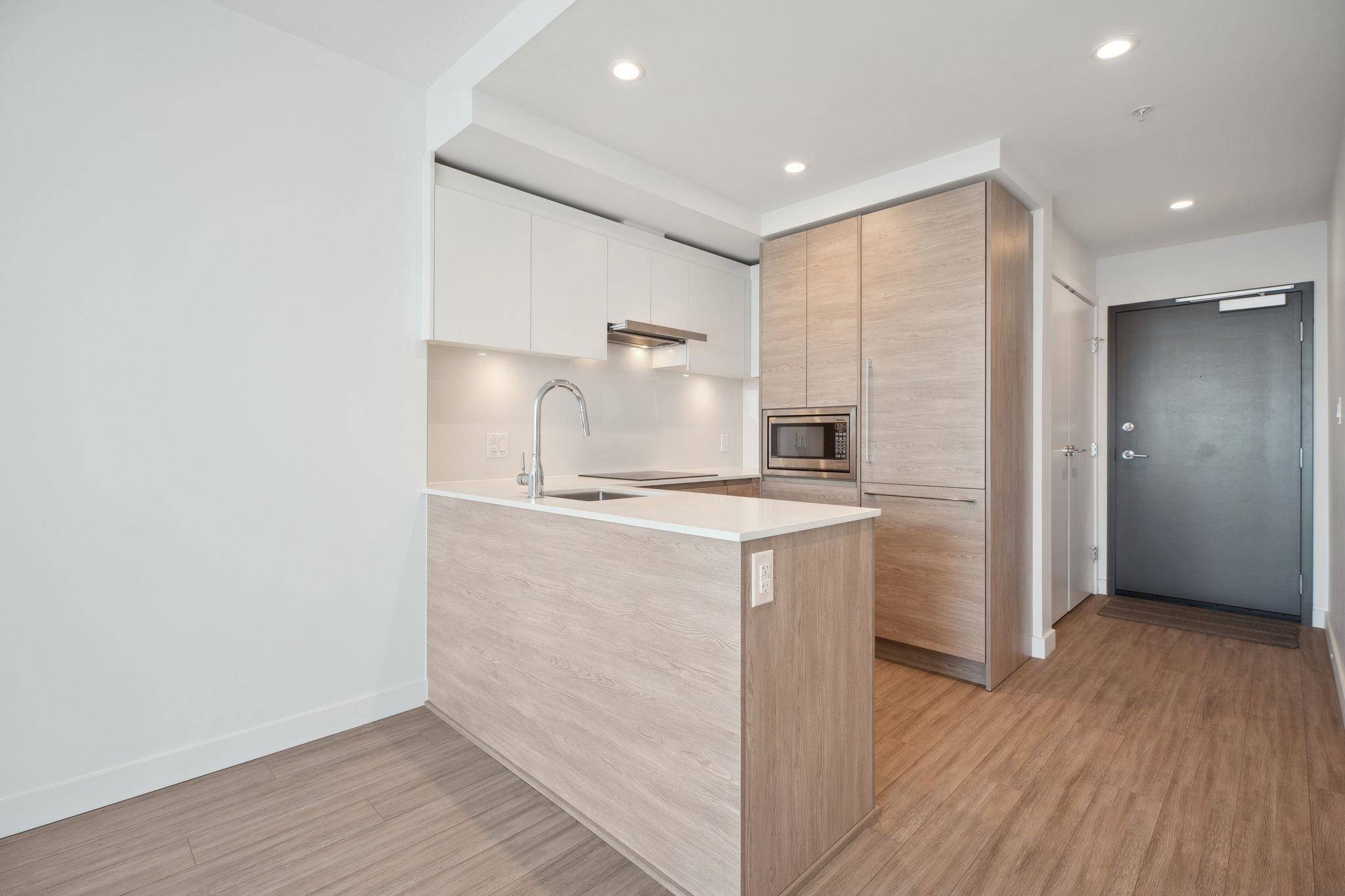 Surrey, BC V3T 0P7,13615 Fraser HWY #2611