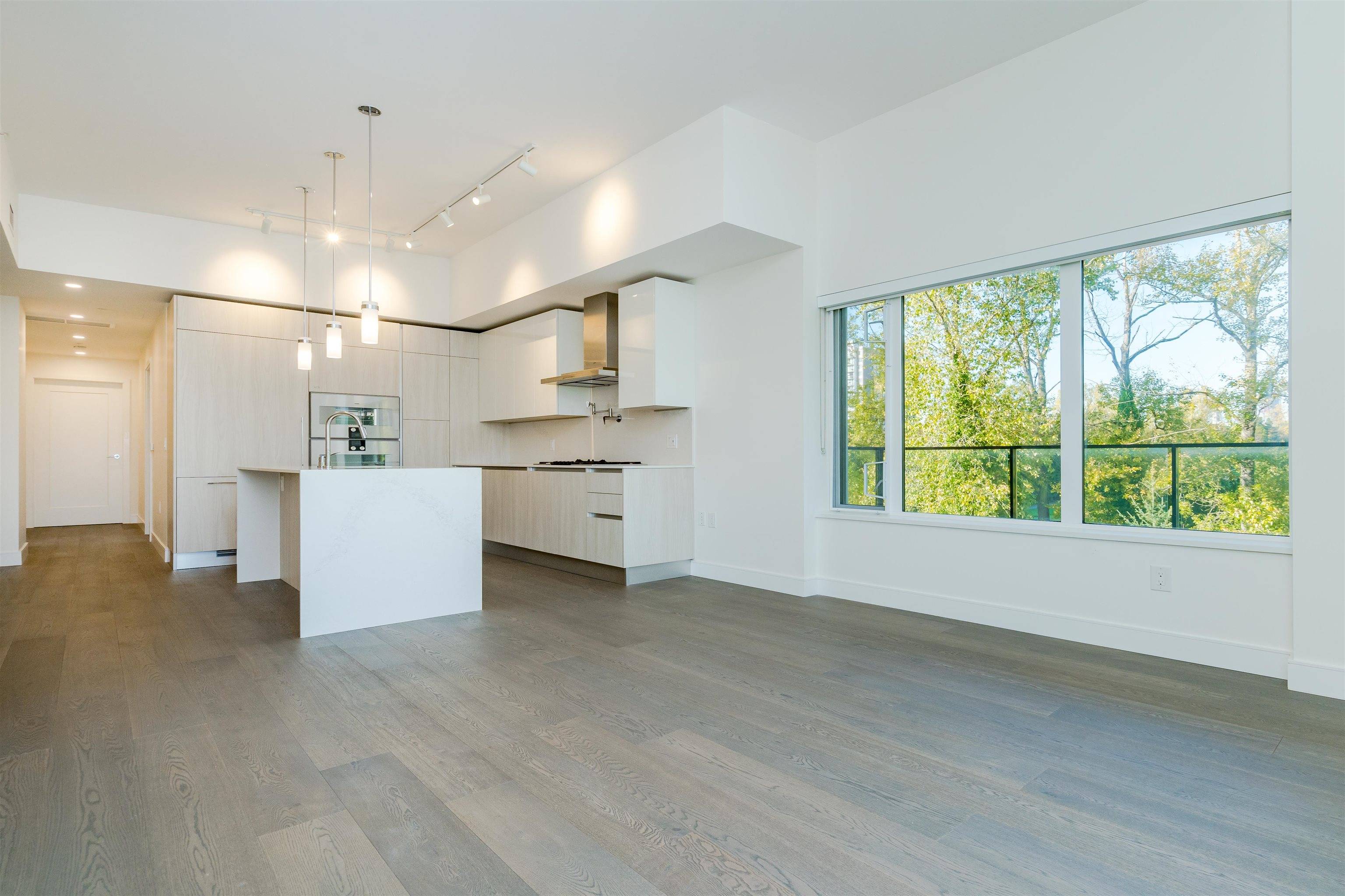 Vancouver, BC V5X 1V5,488 W 58th AVE #601