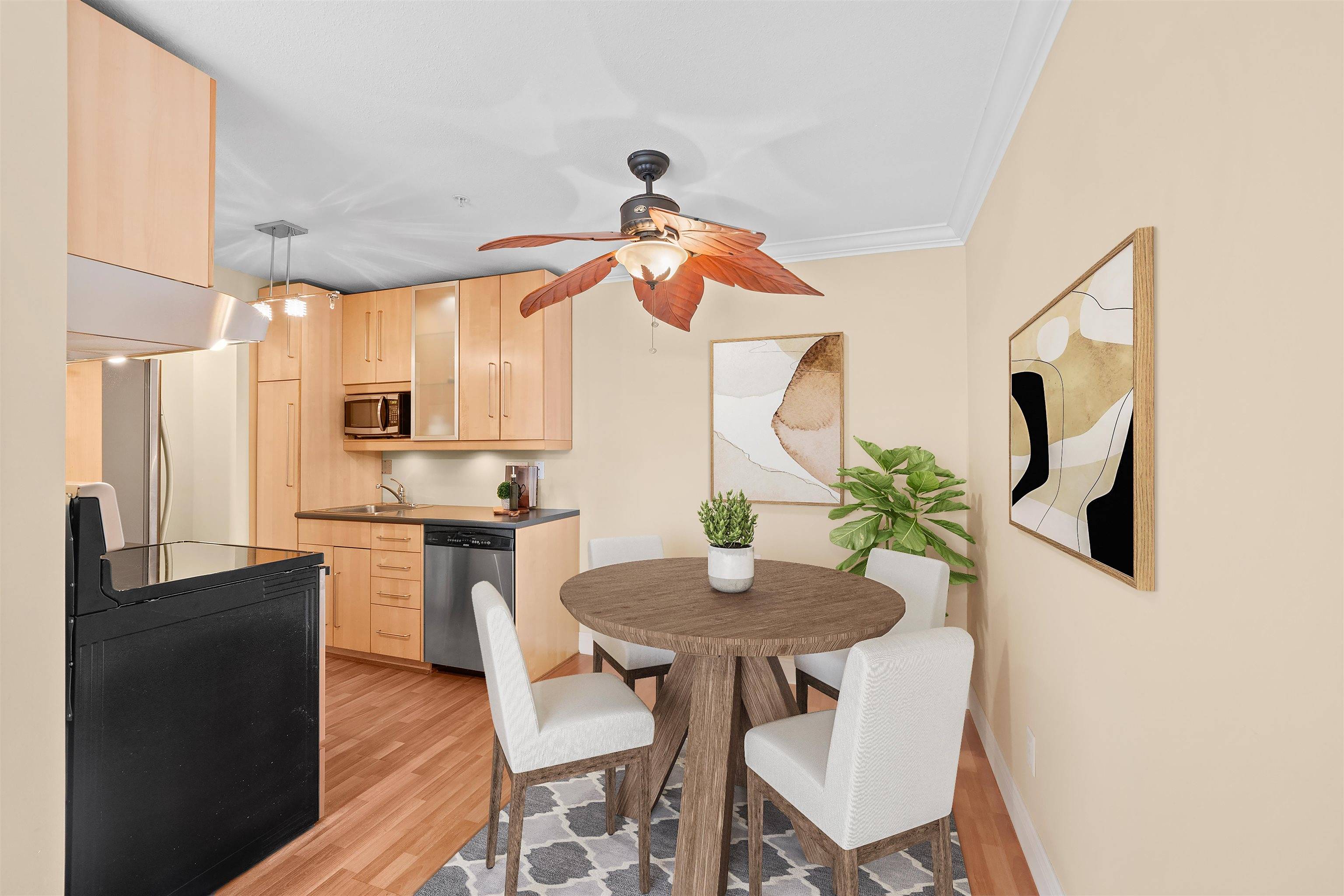 North Vancouver, BC V7L 1L5,120 E 5th ST #102