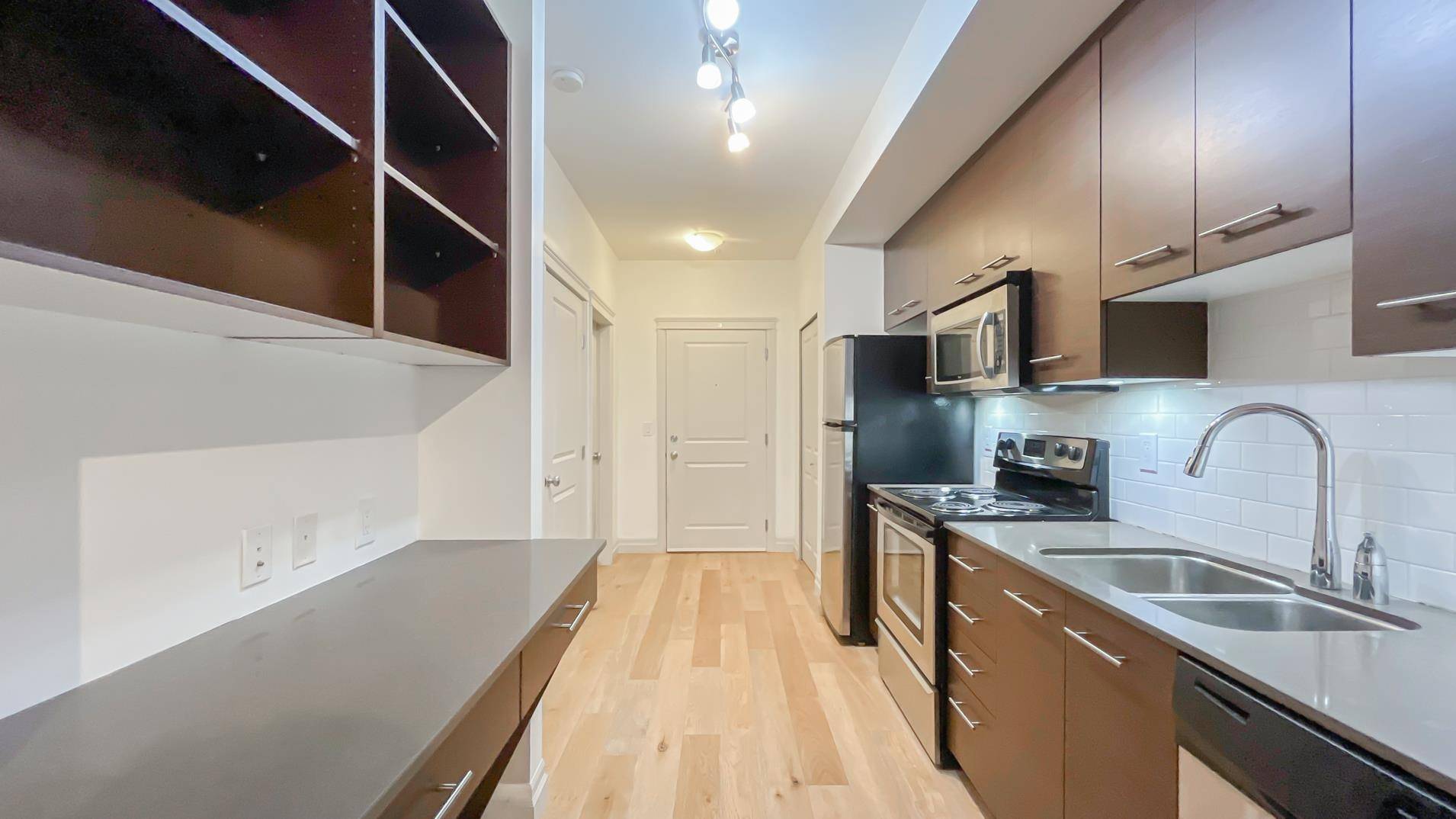 Port Coquitlam, BC V3C 1Y7,2343 Atkins AVE #212