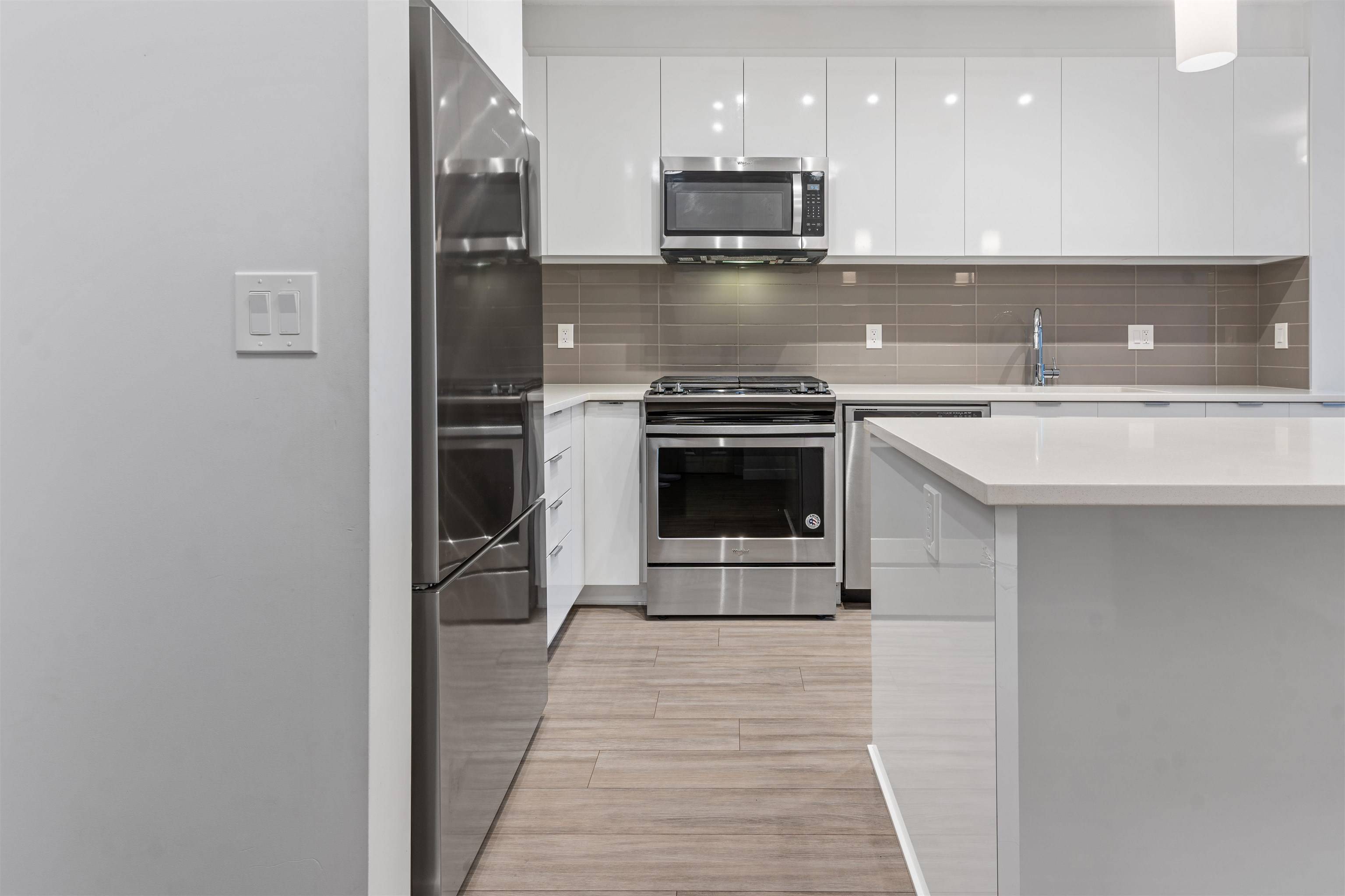 Langley, BC V2Y 4J4,8150 207 ST #C415