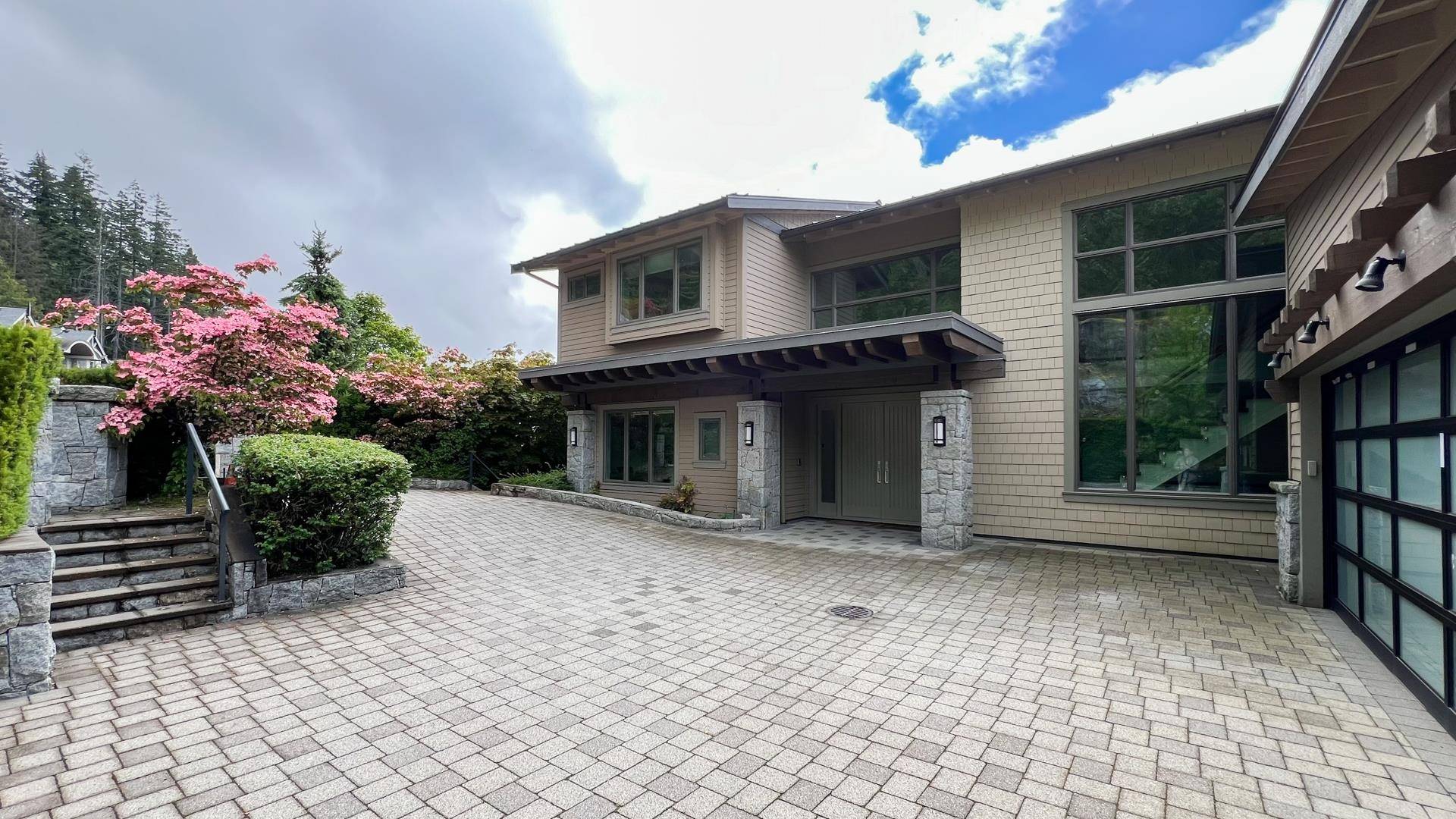 West Vancouver, BC V7S 0A7,3052 Chippendale RD