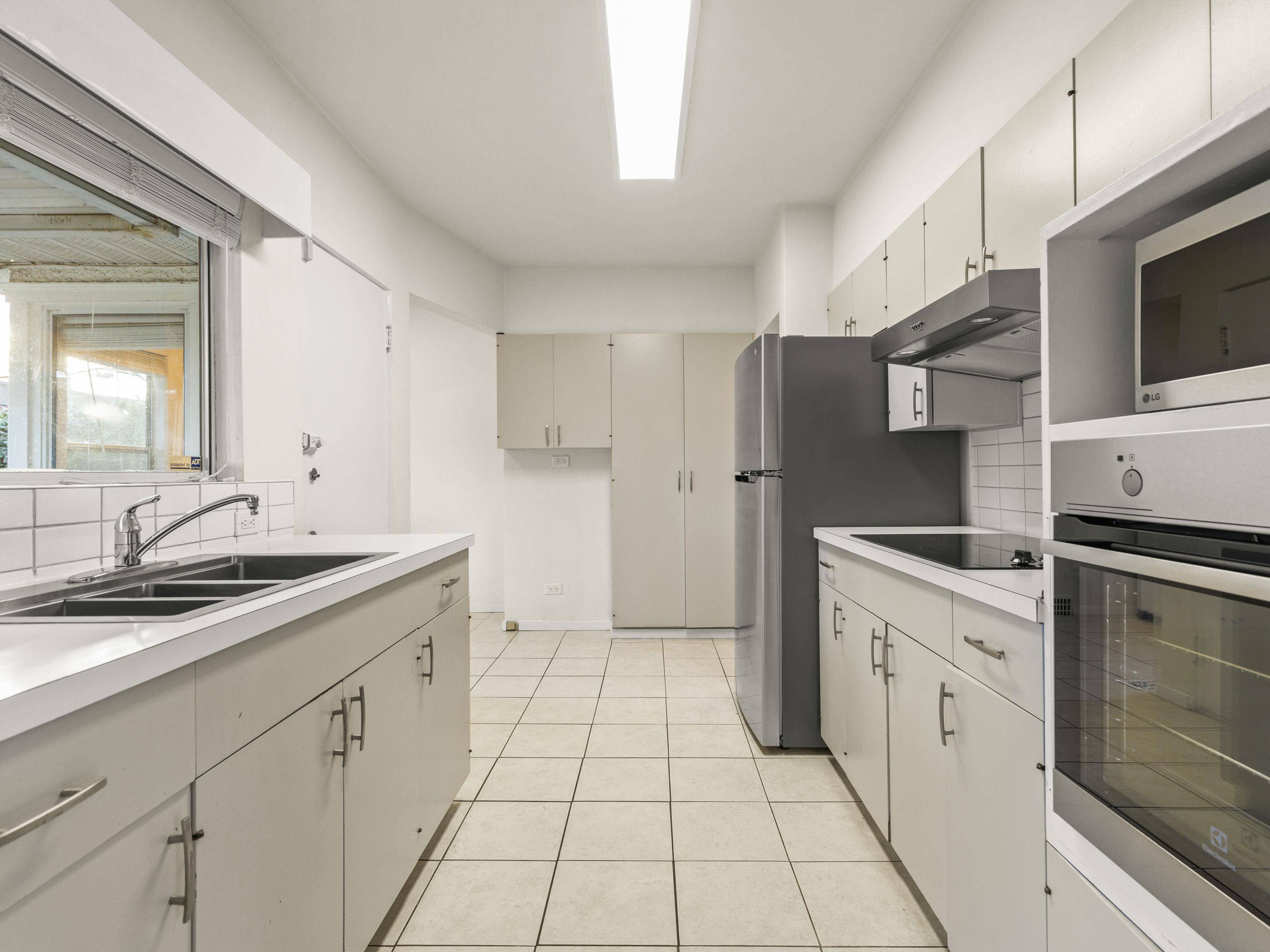 Vancouver, BC V6R 1M4,3806 W 3rd AVE