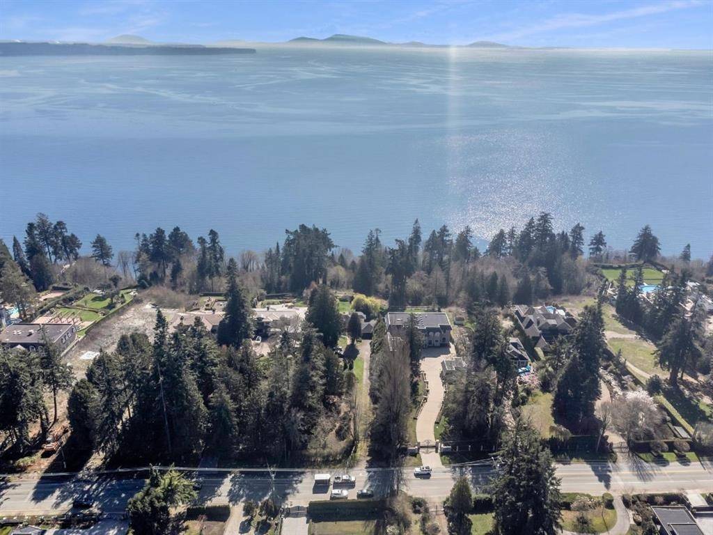 White Rock, BC V4B 1A4,13706 Marine DR