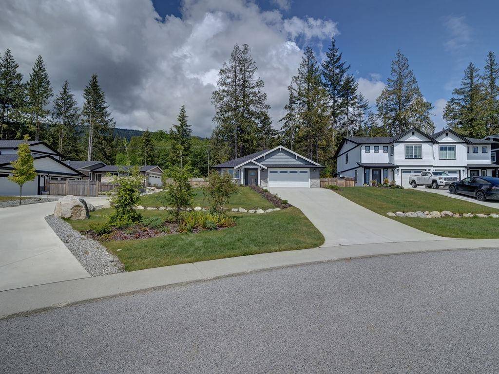 Gibsons, BC V0N 1V7,1084 Celia CRES