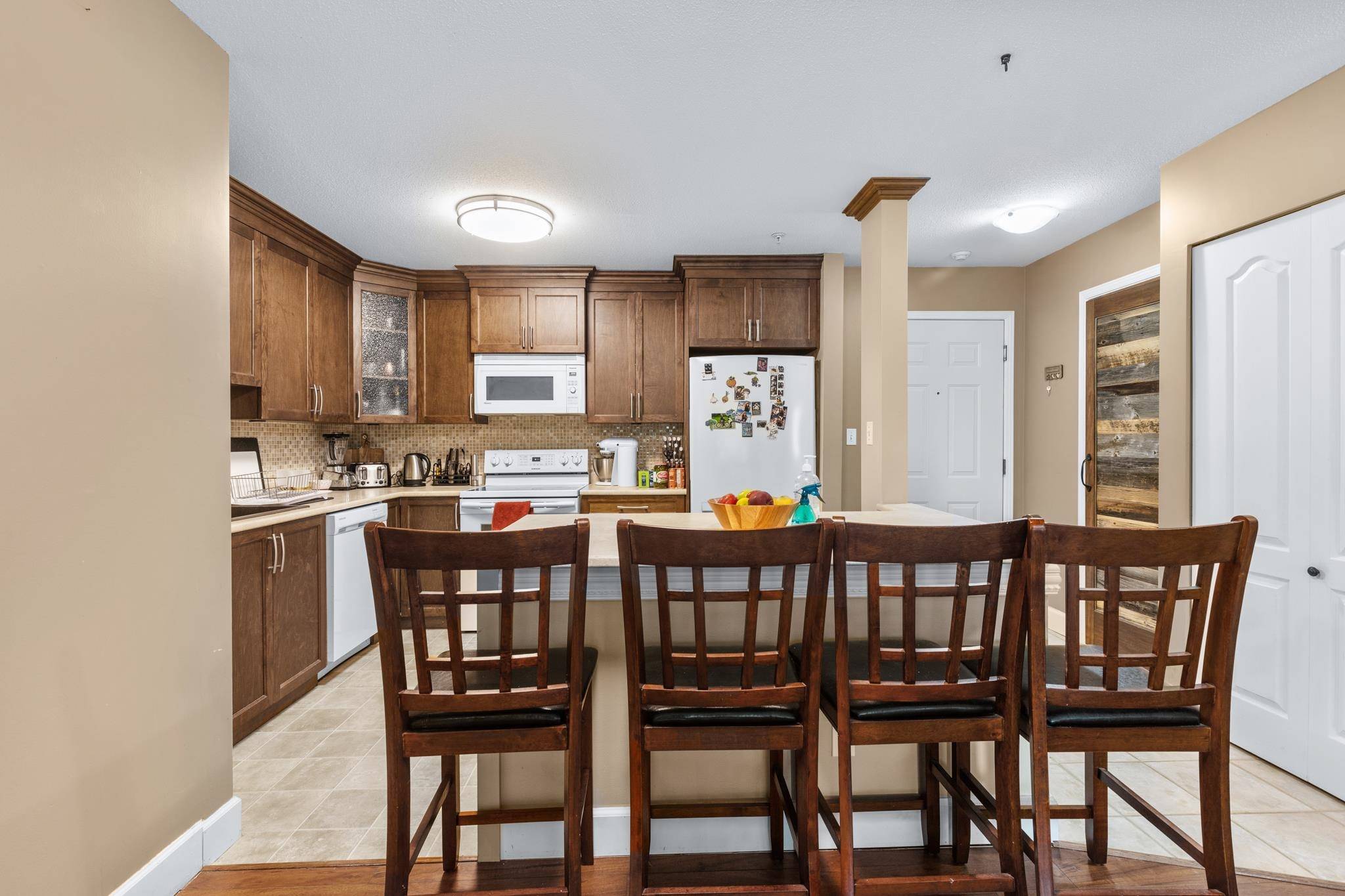 Abbotsford, BC V2S 8J3,33718 King RD #206