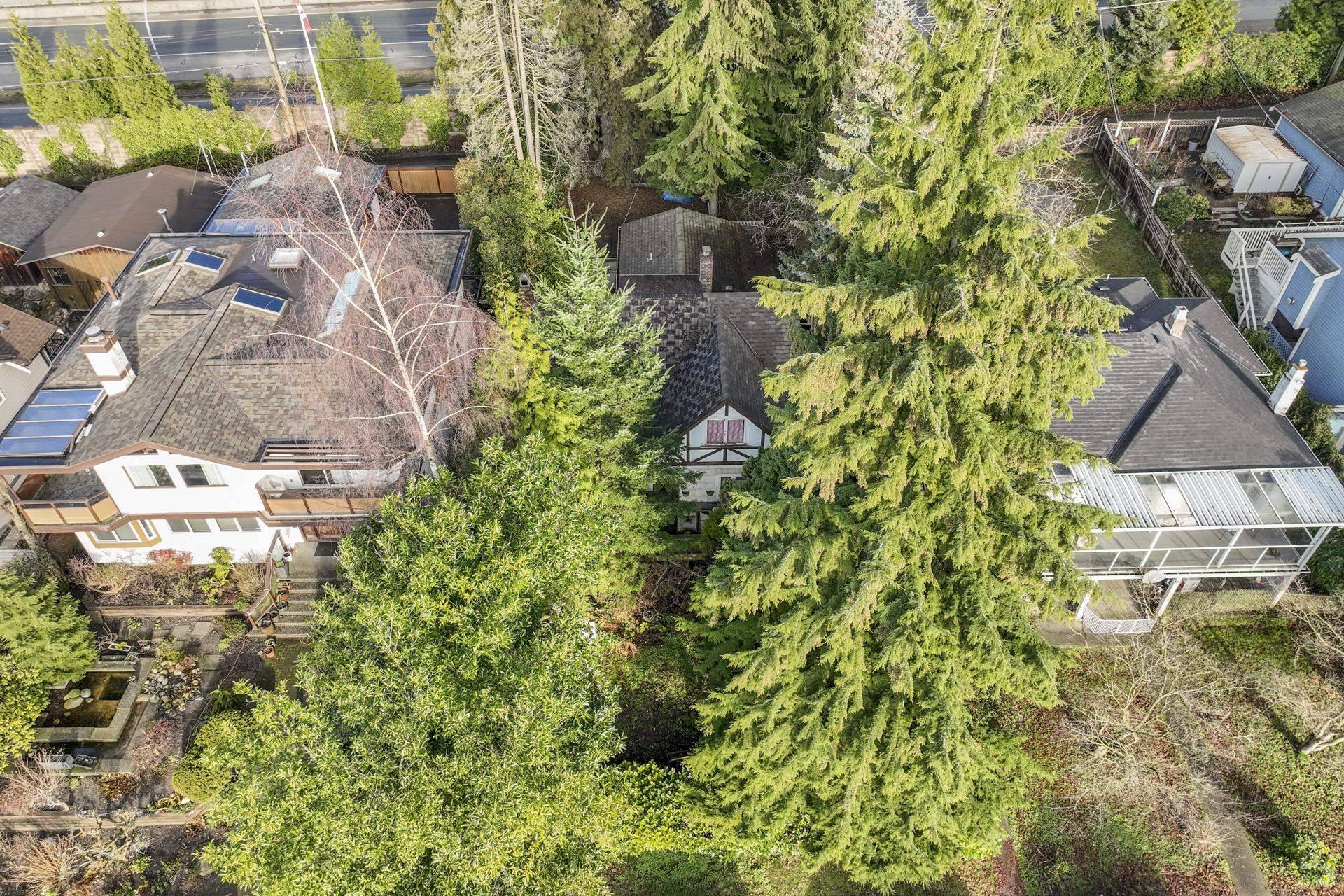 North Vancouver, BC V7L 3E7,234 E 24th ST