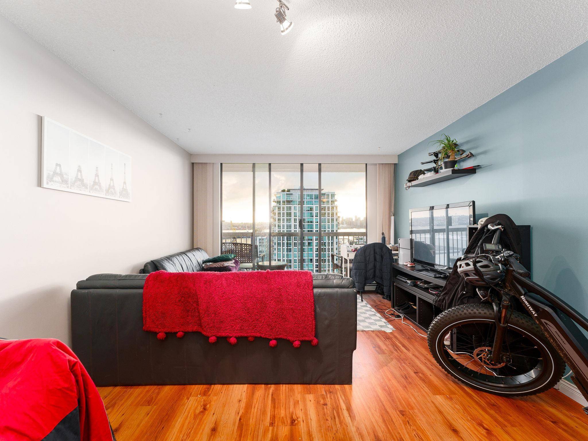 North Vancouver, BC V7L 3G8,145 St Georges AVE #1108