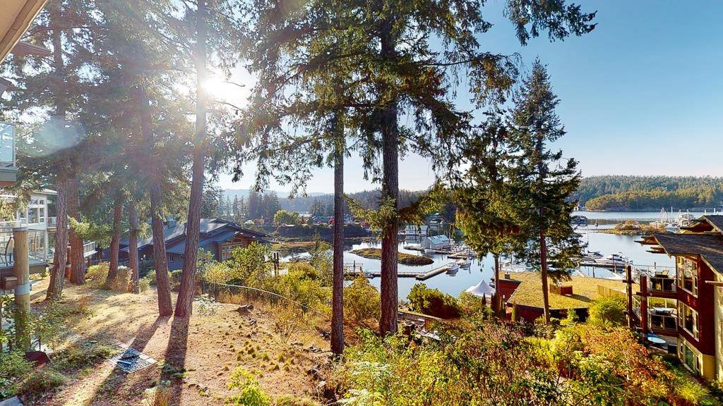 Madeira Park, BC V0N 2H0,12849 Lagoon RD #16B