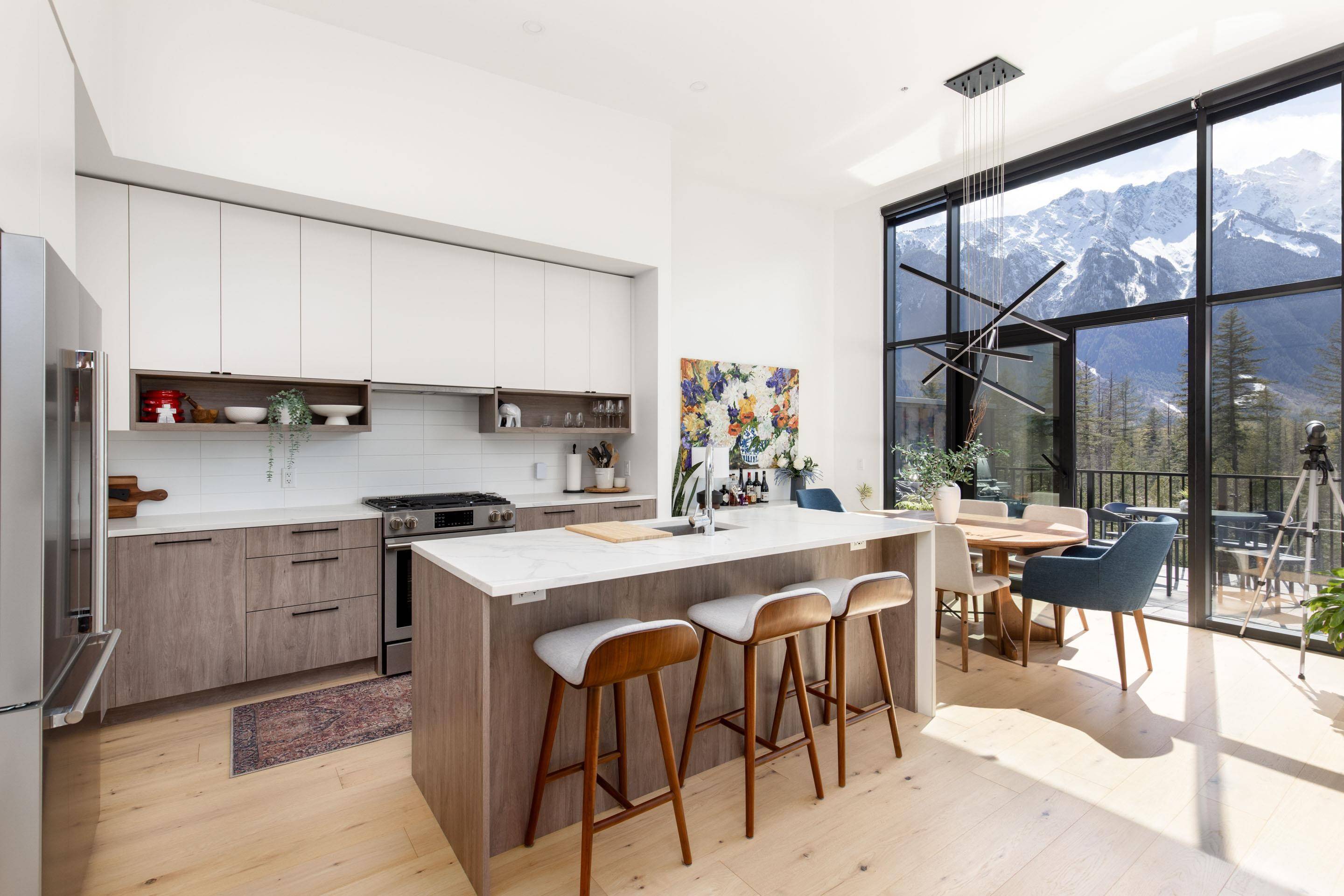 Pemberton, BC V0N 2L3,4000 Sunstone WAY #1