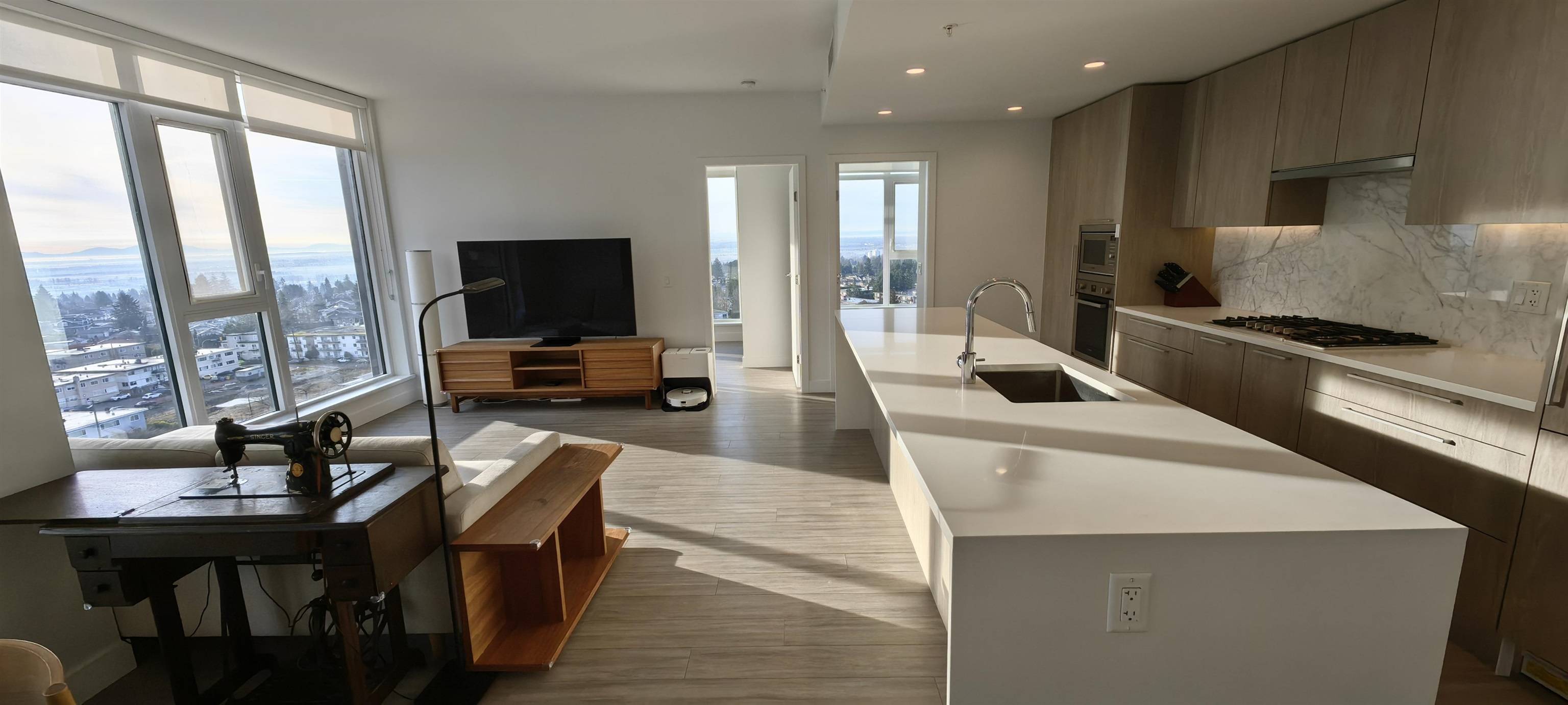 Burnaby, BC V5H 0K7,6398 Silver AVE #1501