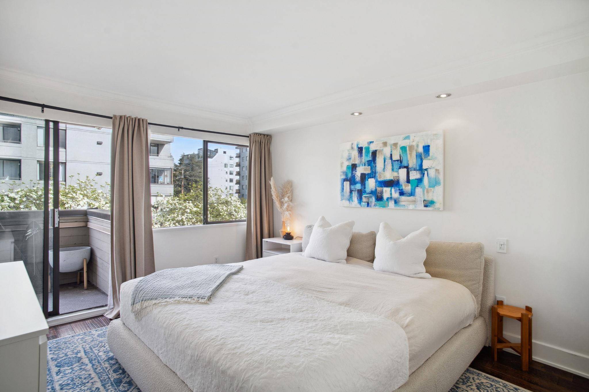 West Vancouver, BC V7T 2W9,1363 Clyde AVE #309