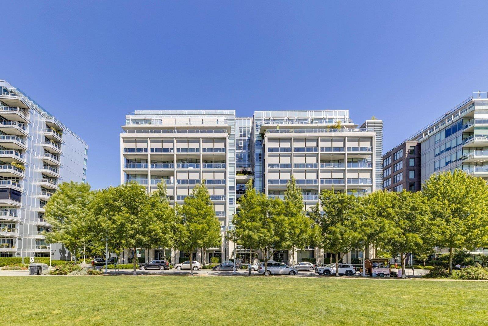 Vancouver, BC V5Y 0C2,1633 Ontario ST #905