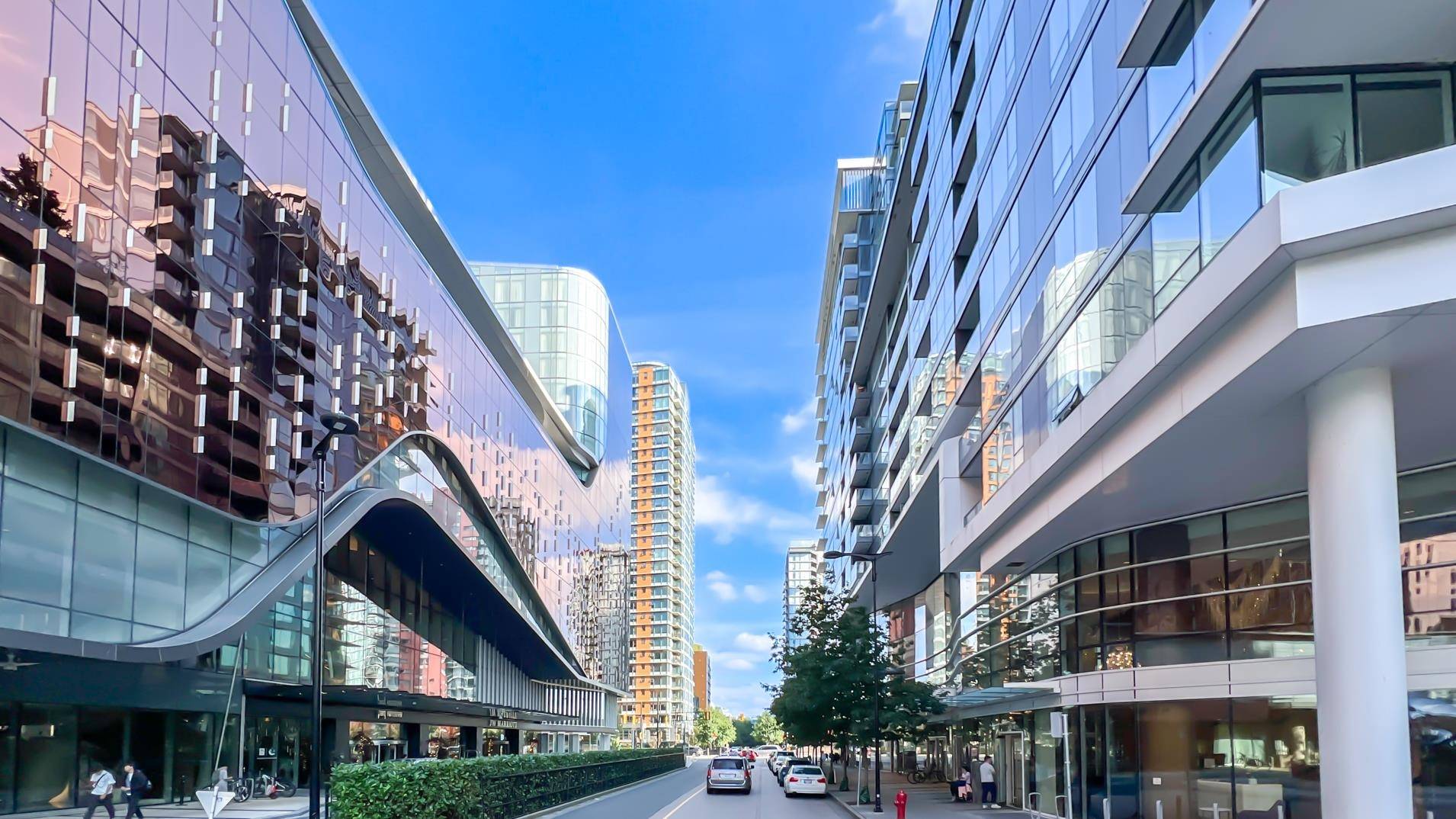 Vancouver, BC V6B 0P4,68 Smithe ST #1205