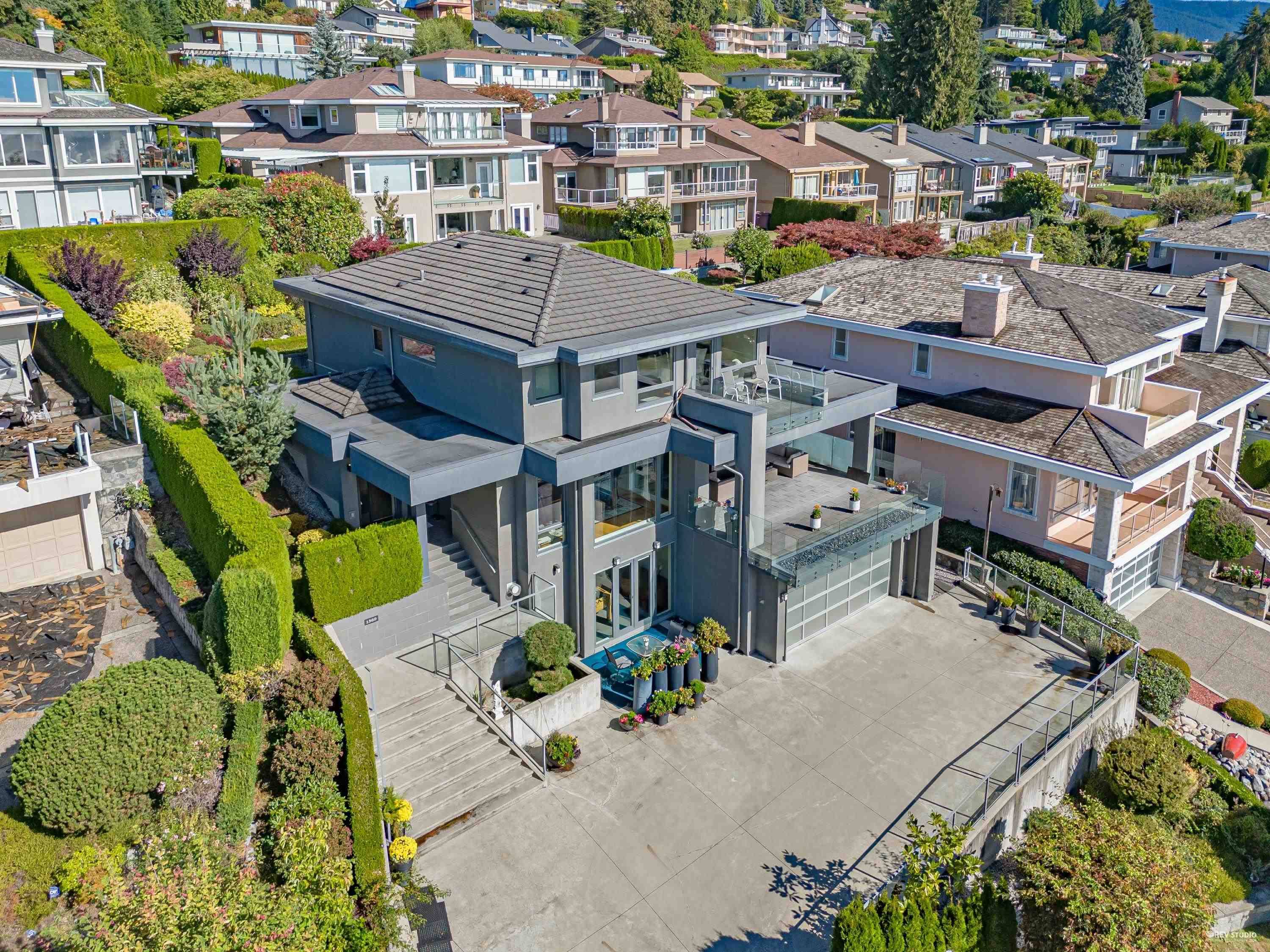 West Vancouver, BC V7S 3G5,1569 Tyrol CT