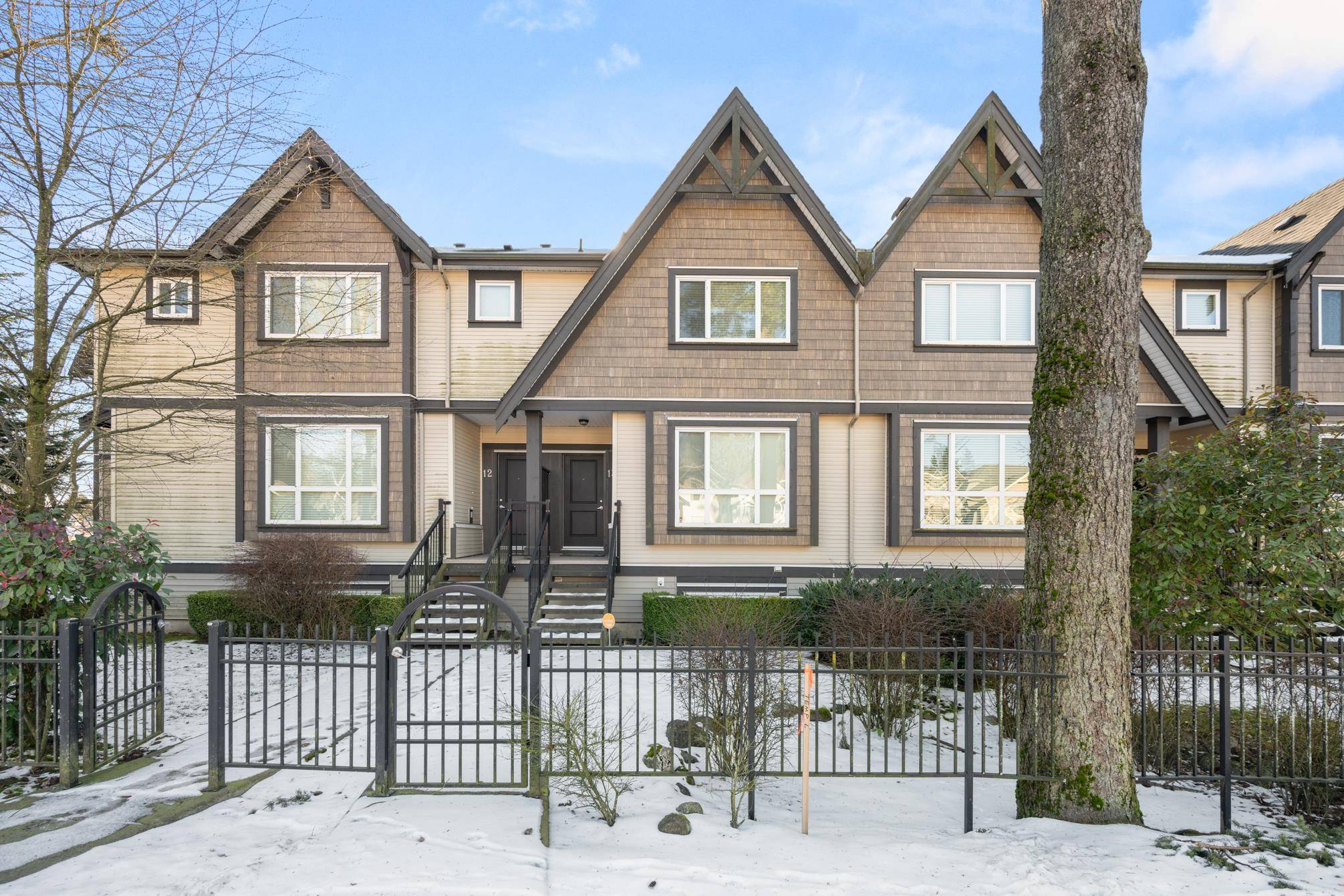 Surrey, BC V3R 7Z2,9077 150th ST #13