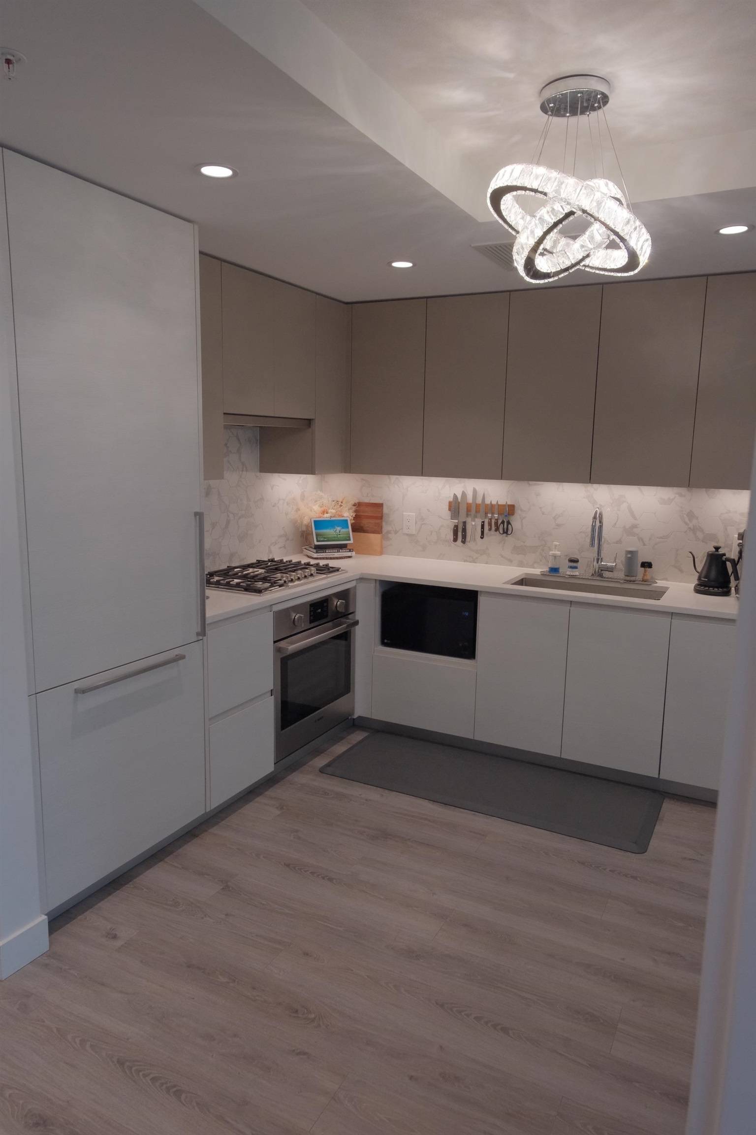 Vancouver, BC V5X 0J9,8181 Chester ST #214