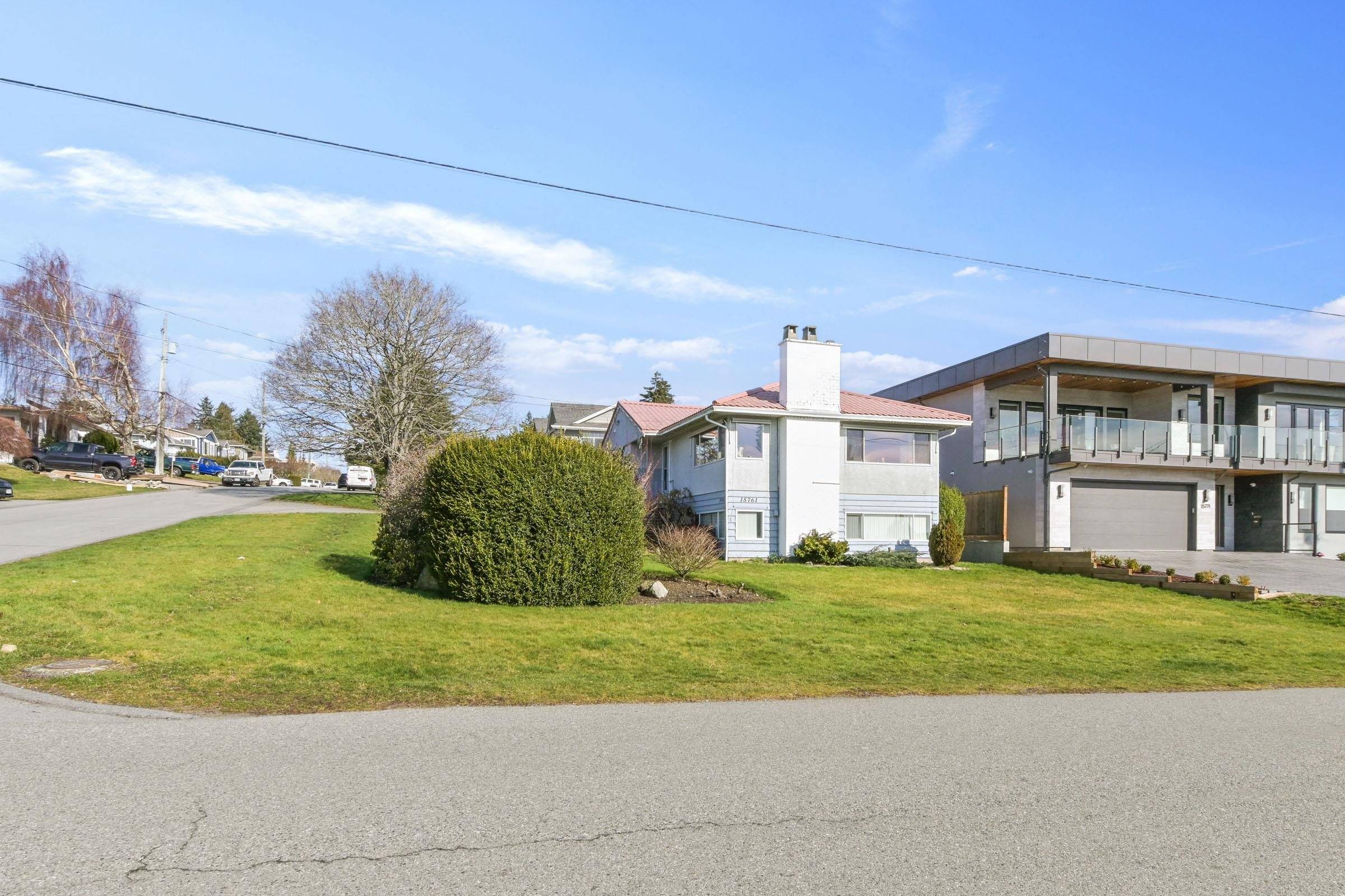 White Rock, BC V4B 1W4,15761 Cliff AVE