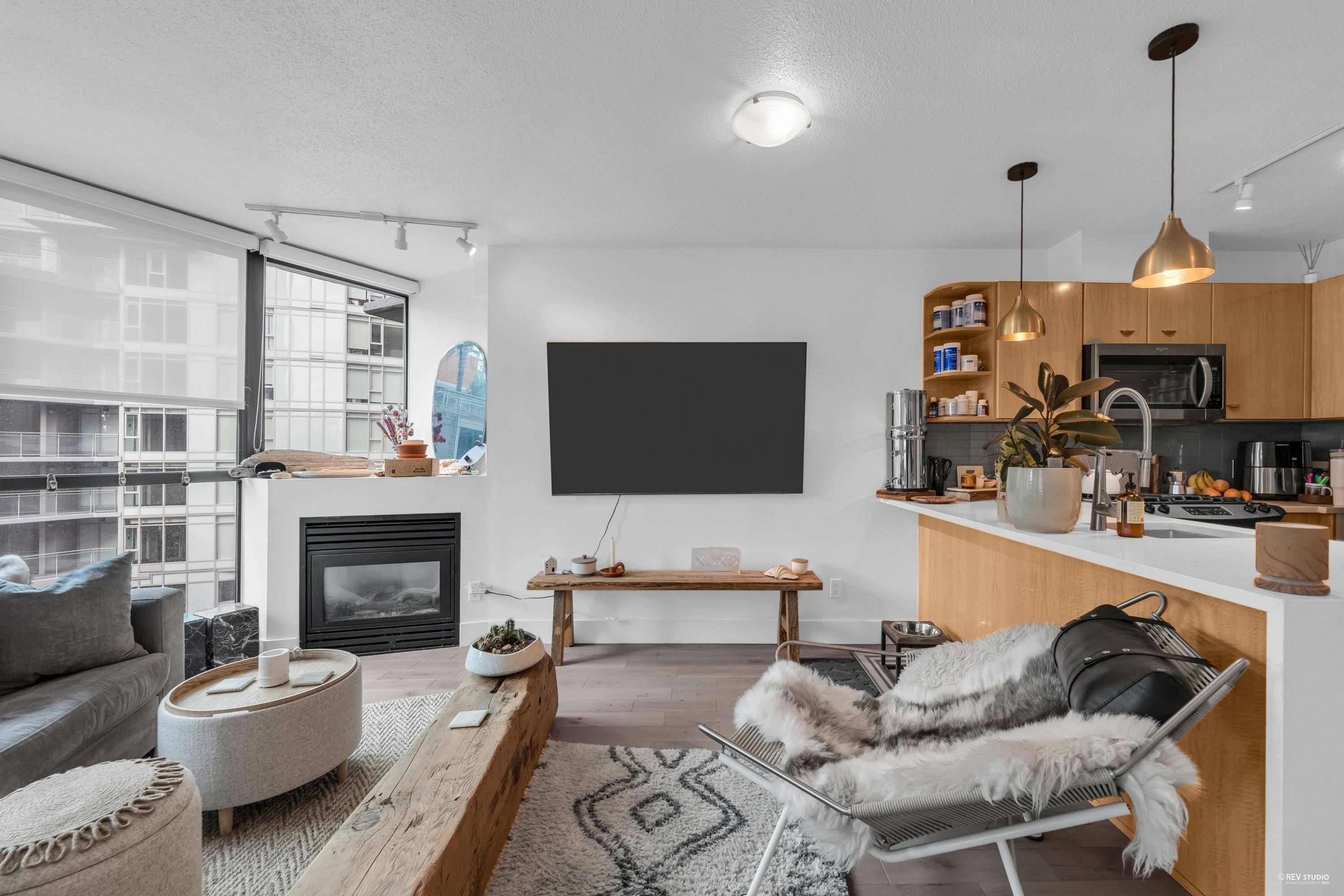 Vancouver, BC V6Z 2X6,501 Pacific ST #606