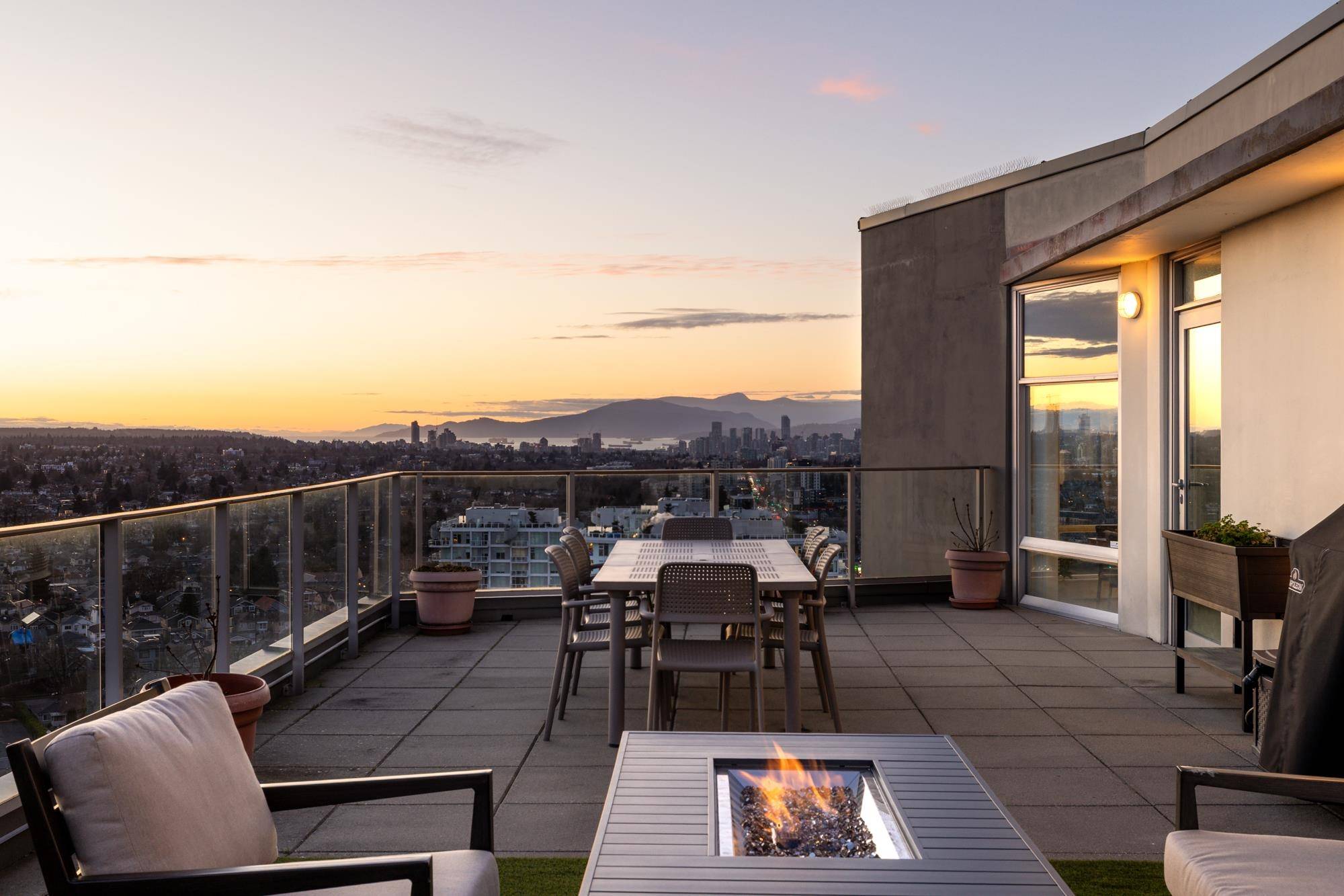 Vancouver, BC V5R 0B2,4815 Eldorado Mews #PH3