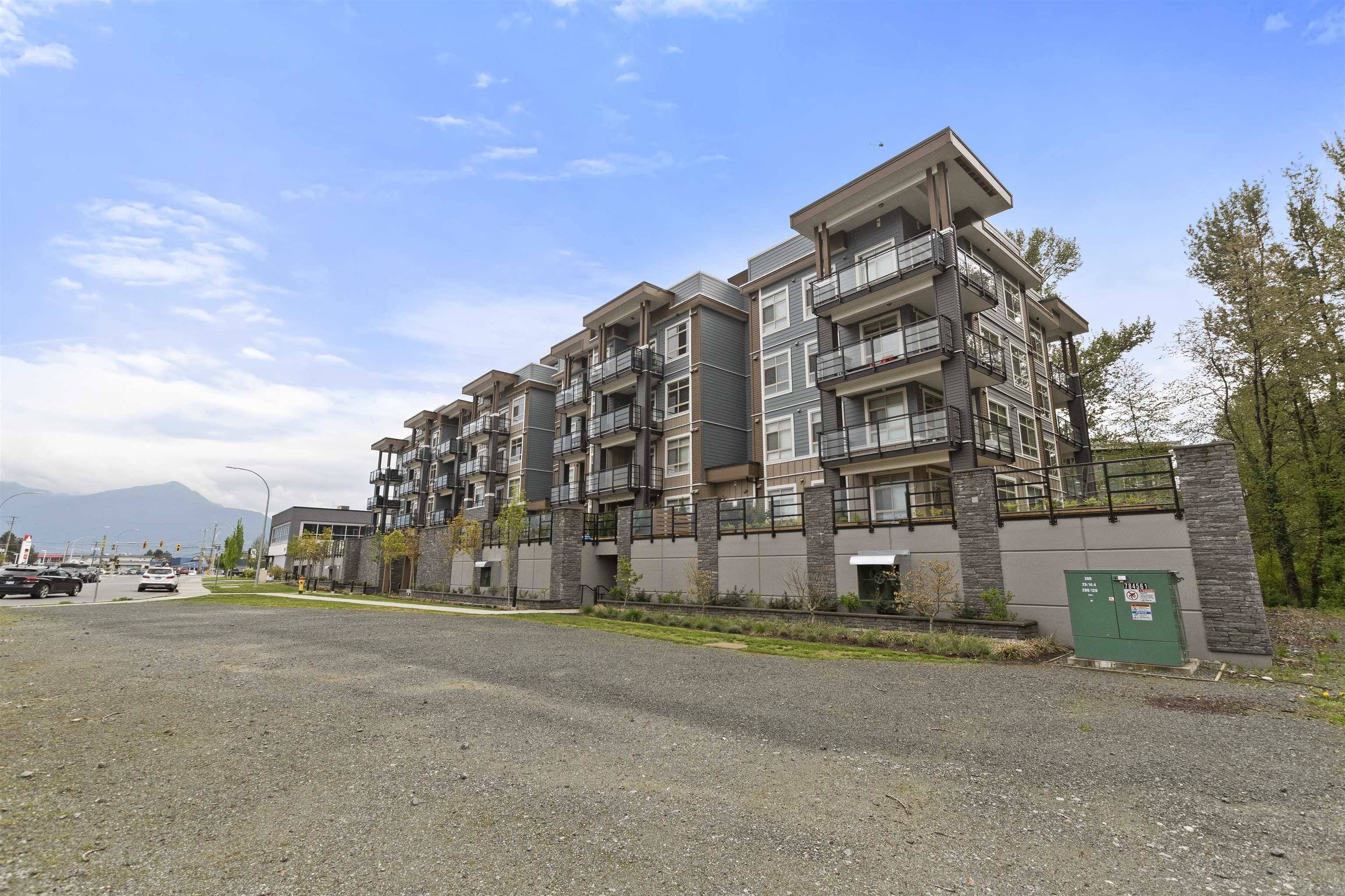 Chilliwack, BC V2P 0J8,45562 Airport RD #501