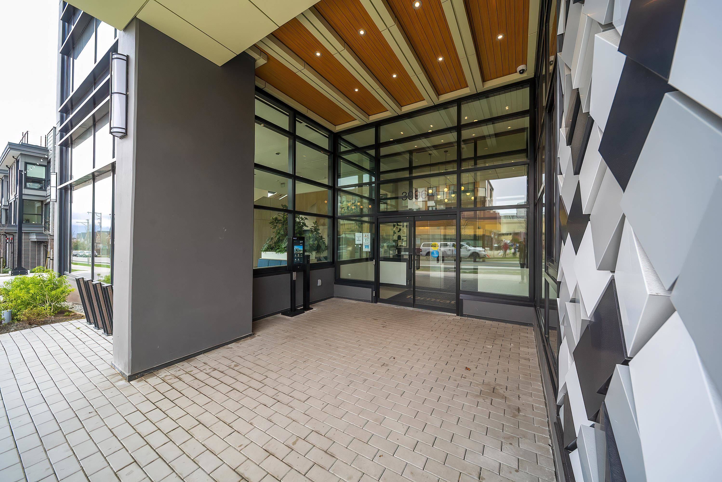Vancouver, BC V5N 0J1,3996 Dumfries ST #308