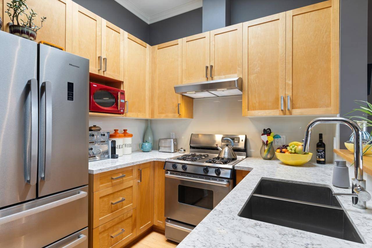 Vancouver, BC V6J 1P3,1858 W 5th AVE #407