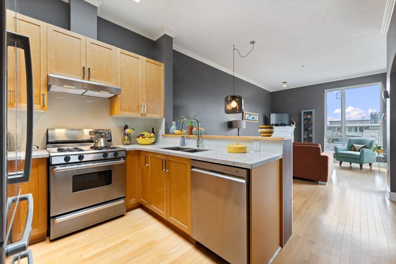 Vancouver, BC V6J 1P3,1858 W 5th AVE #407