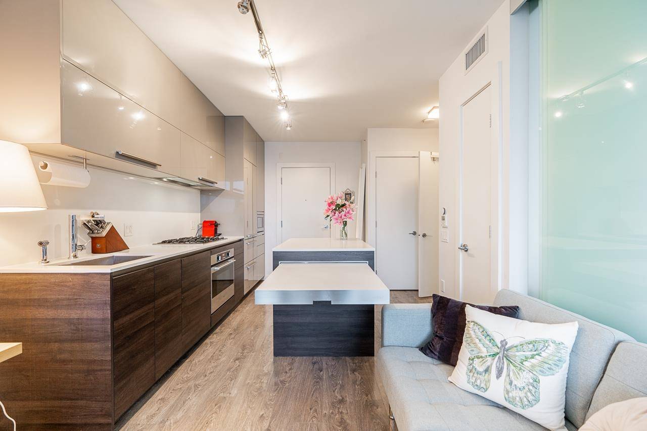 Burnaby, BC V5C 0K2,2378 Alpha AVE #1507