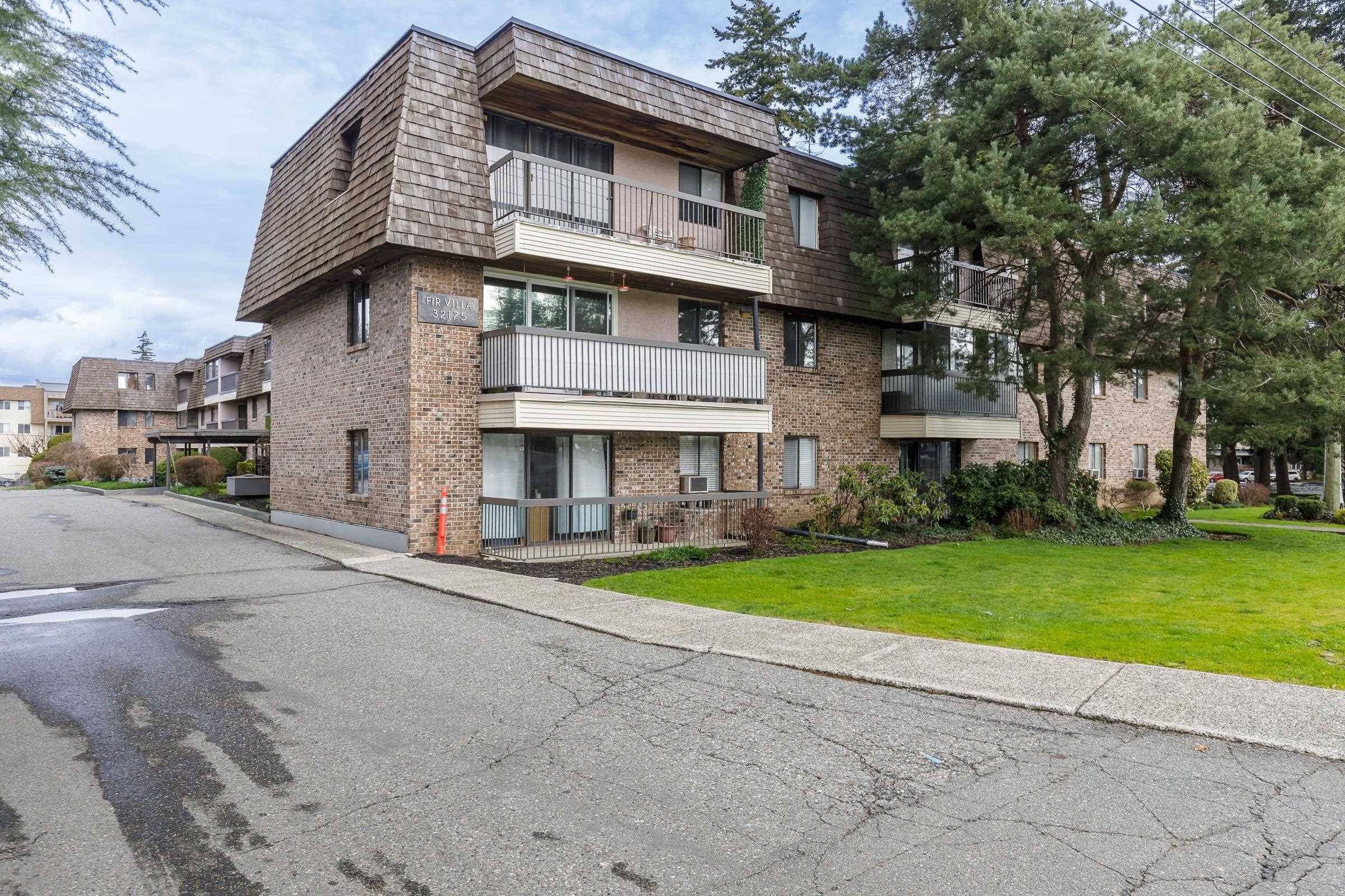 Abbotsford, BC V2T 2C8,32175 Old Yale RD #312