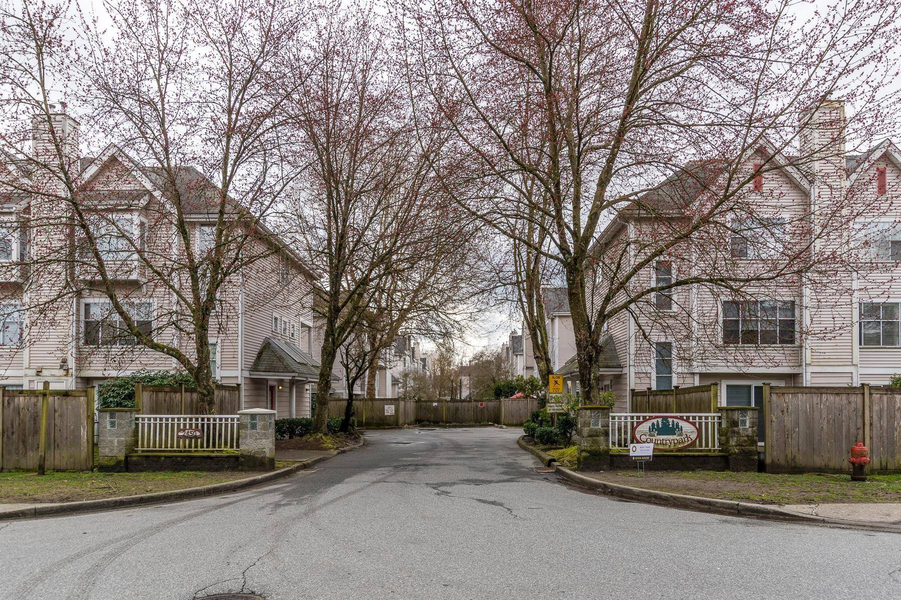 Port Coquitlam, BC V3C 6B3,2450 Hawthorne AVE #71
