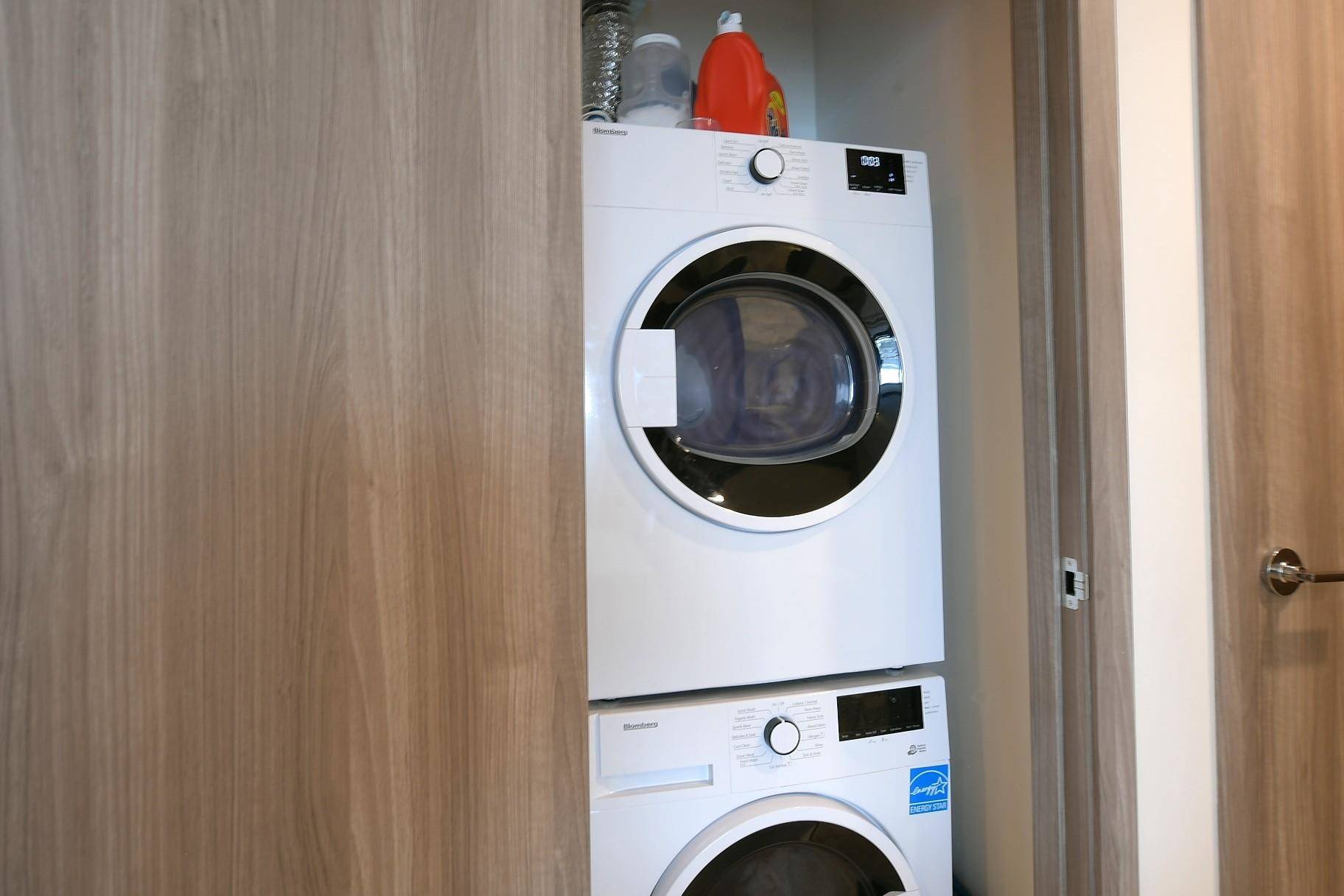 Burnaby, BC V5C 0N1,4880 Lougheed HWY #3505