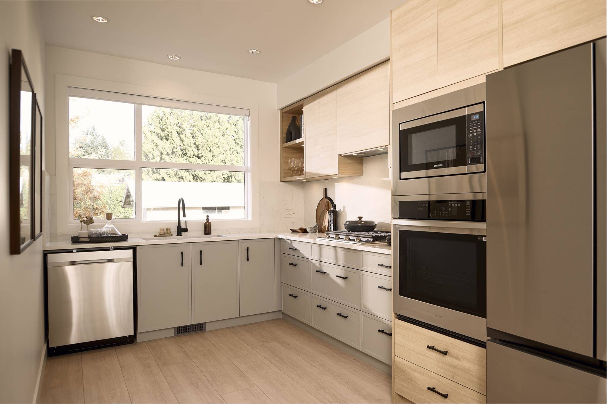 Langley, BC V2Y 2Y6,20335 70a AVE #10