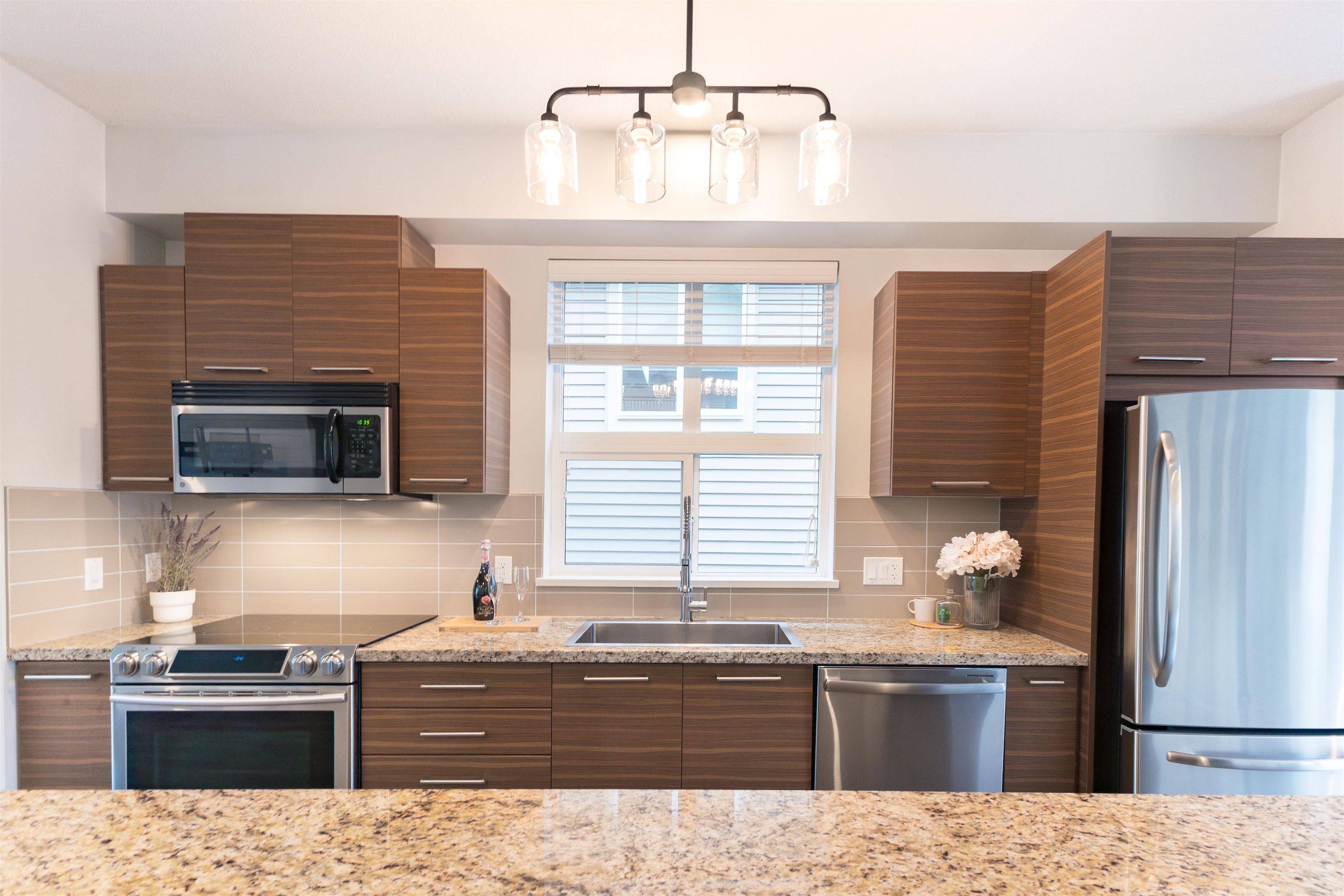 Langley, BC V2Y 0K1,7938 209 ST #45