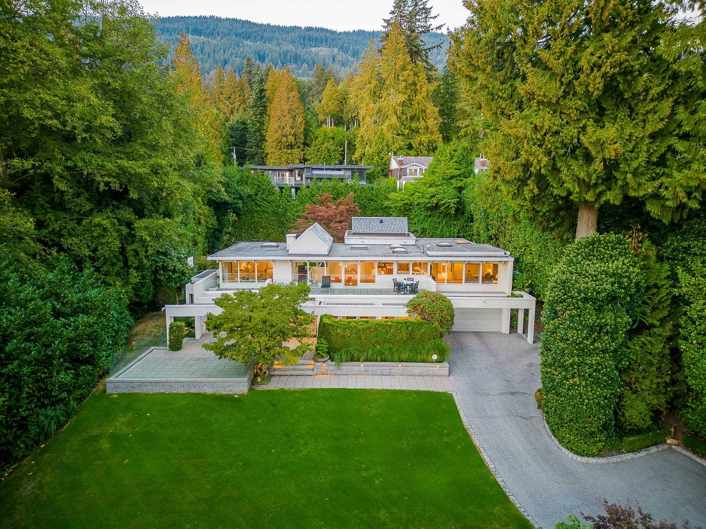 West Vancouver, BC V7V 3A5,2965 Rosebery AVE