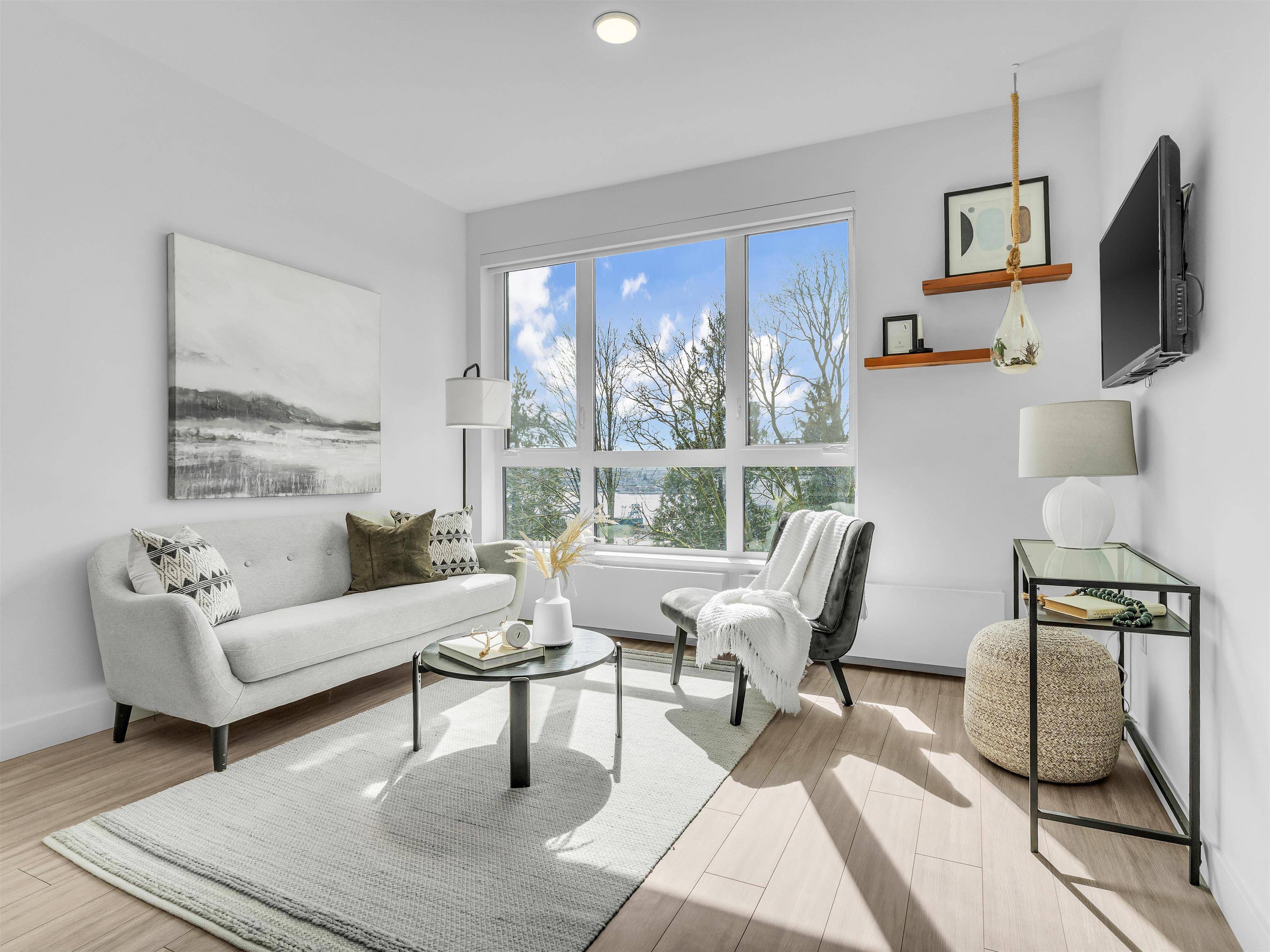 North Vancouver, BC V7L 1G8,747 E 3rd ST #310