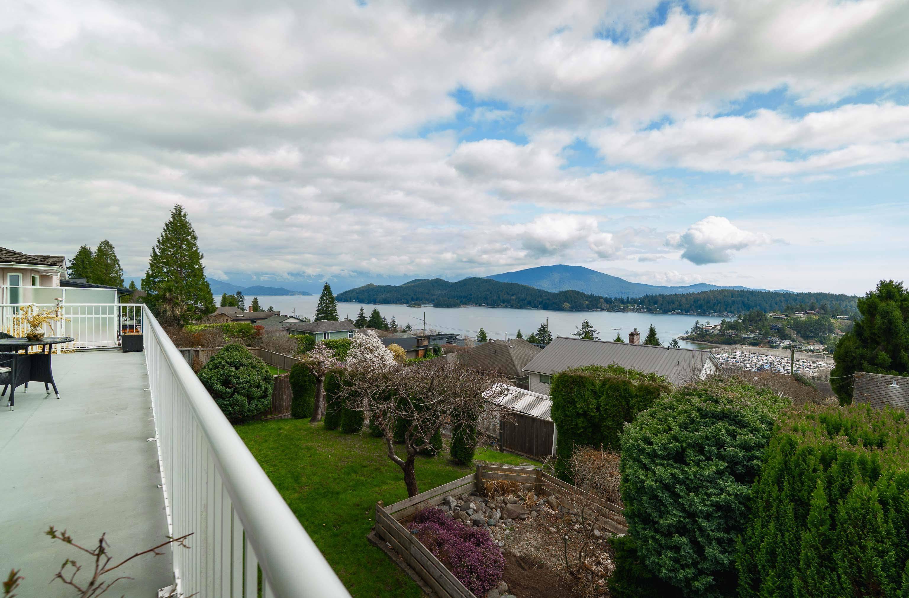 Gibsons, BC V0N 1V9,526 Spyglass PL